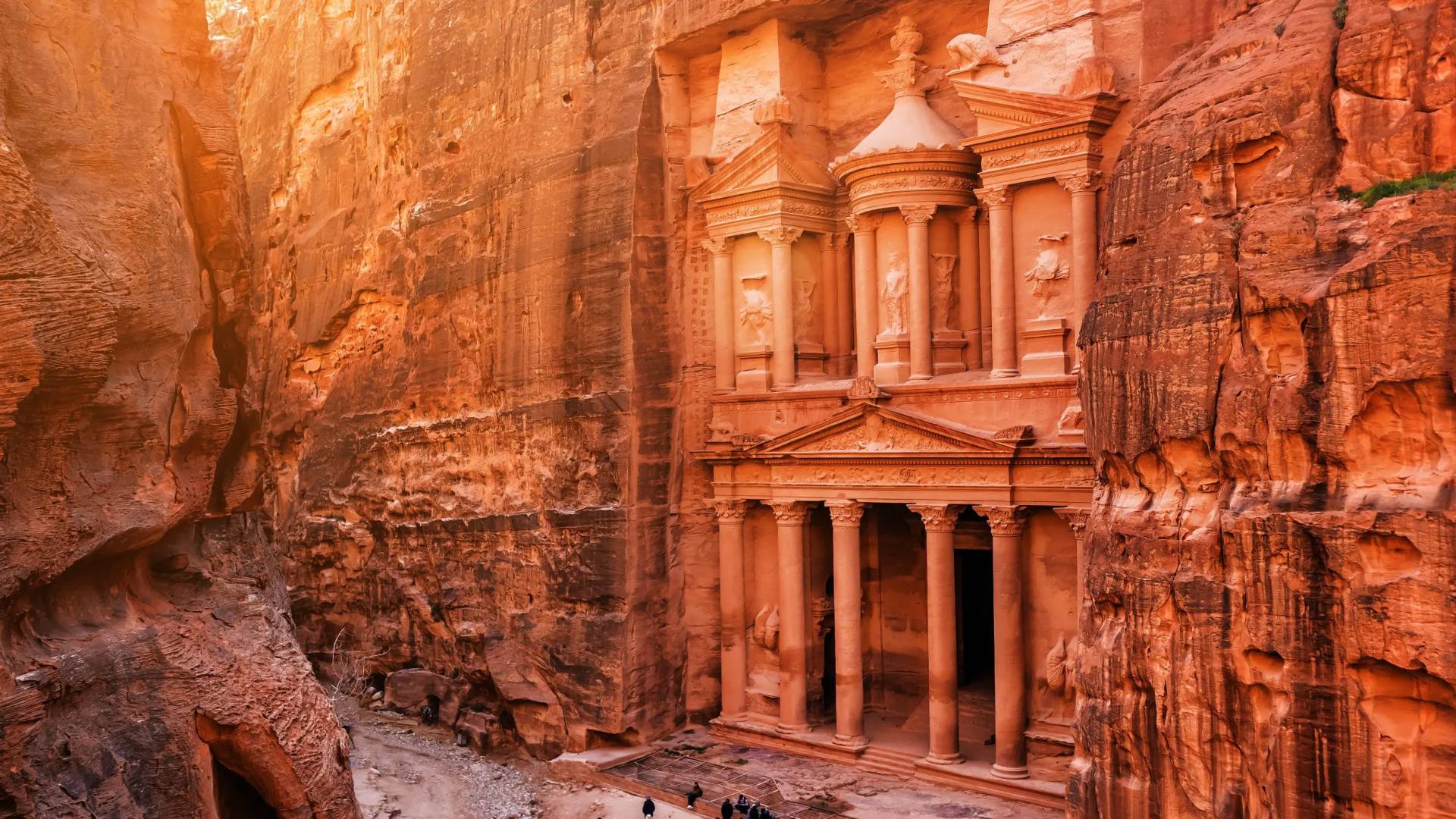 موقع الخزنة في مدينة البترا الأثرية