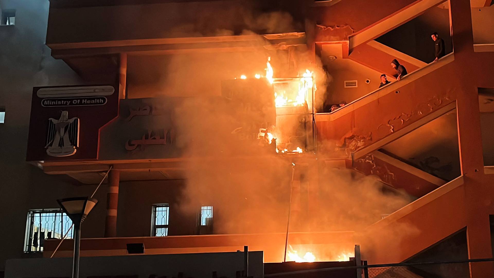 استهداف مستشفى ناصر الطبي في خان يونس