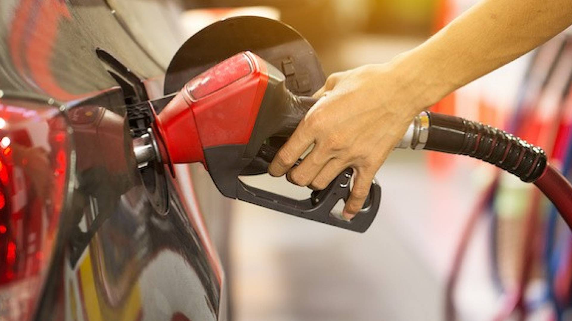 أنبوب ضخ البنزين والسولار - تعبيرية