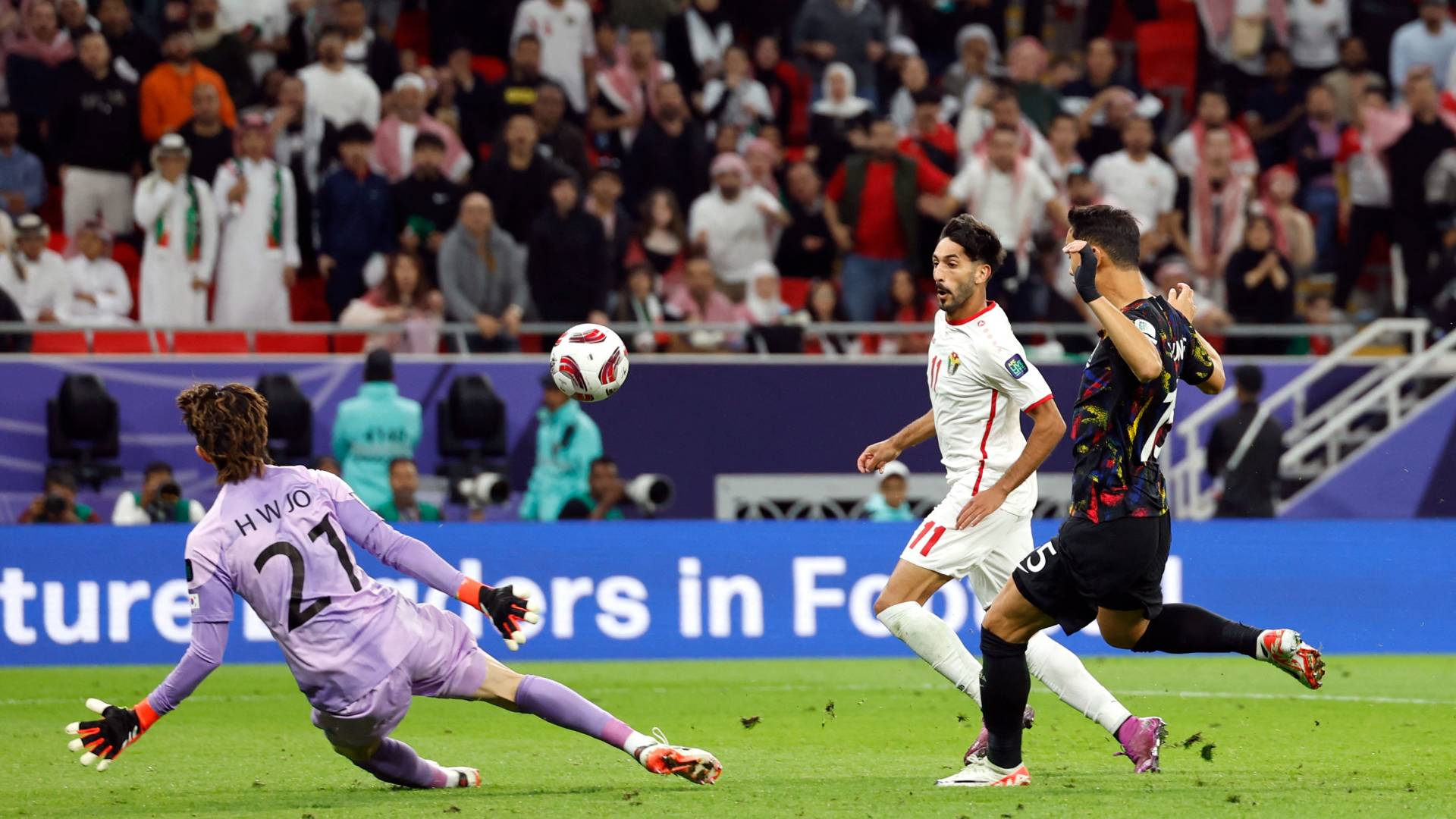 لقطة من لقاء سابق بين كوريا الجنوبية والمنتخب الوطني