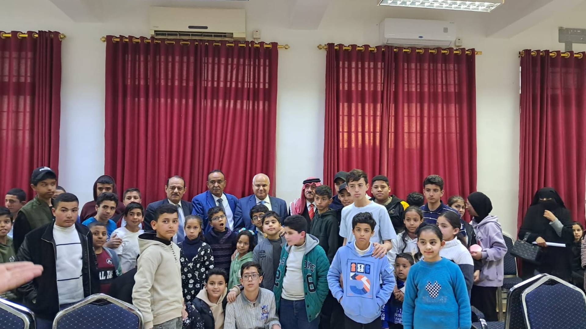 البكار، خلال رعايته إفطارا خيريا نظمه نادي ذات راس في محافظة الكرك للأيتام وعمال الوطن