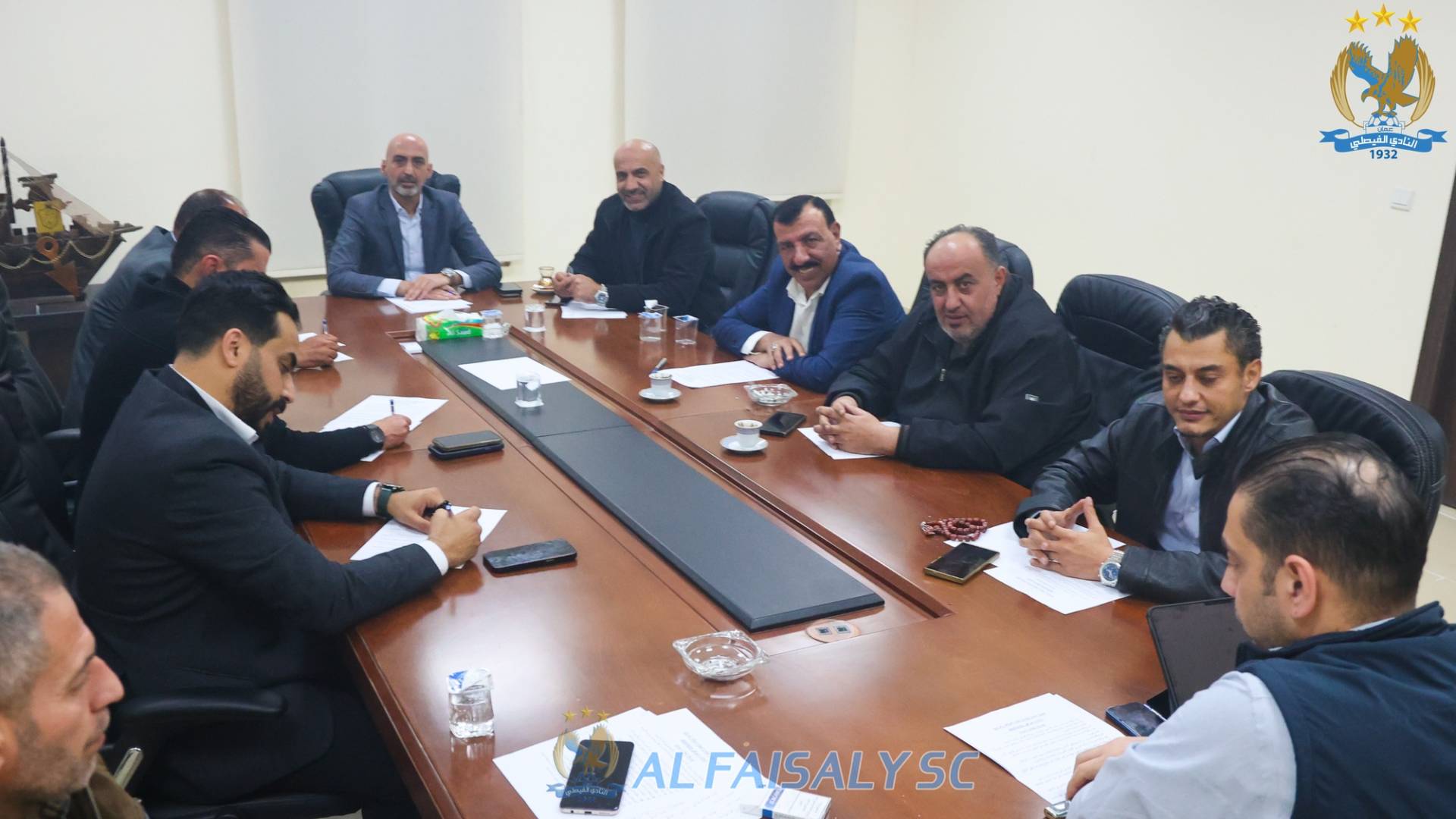 من الاجتماع