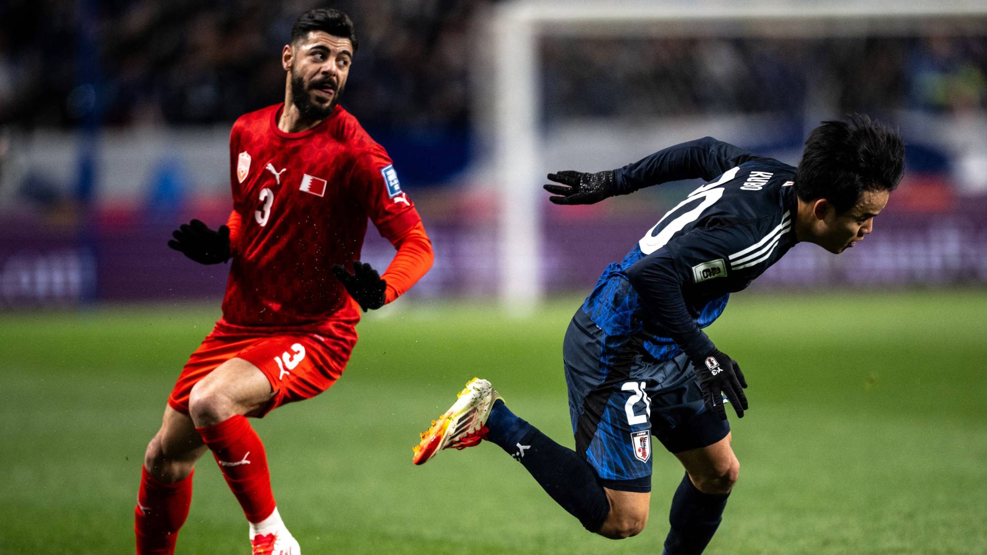 من مباراة اليابان والبحرين