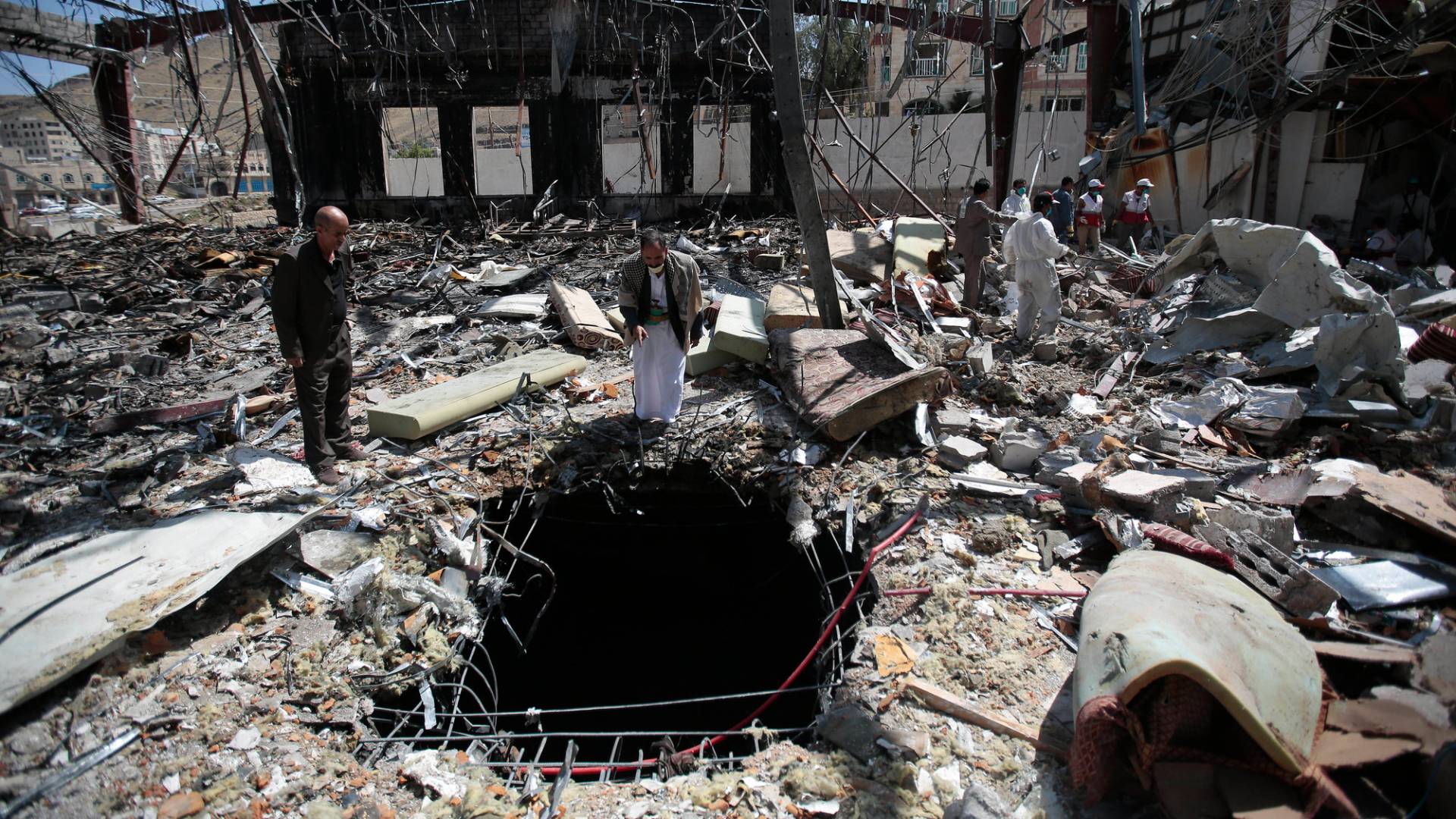 من آثار قصف الولايات المتحدة للحوثيين