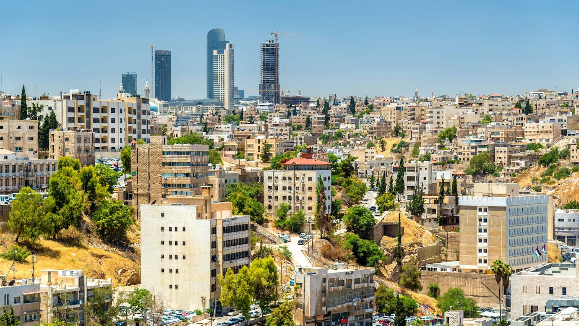طقس العرب: ارتفاع واضح على درجات الحرارة في أول أيام العيد وأجواء دافئة ومناسبة للأنشطة الخارجية
