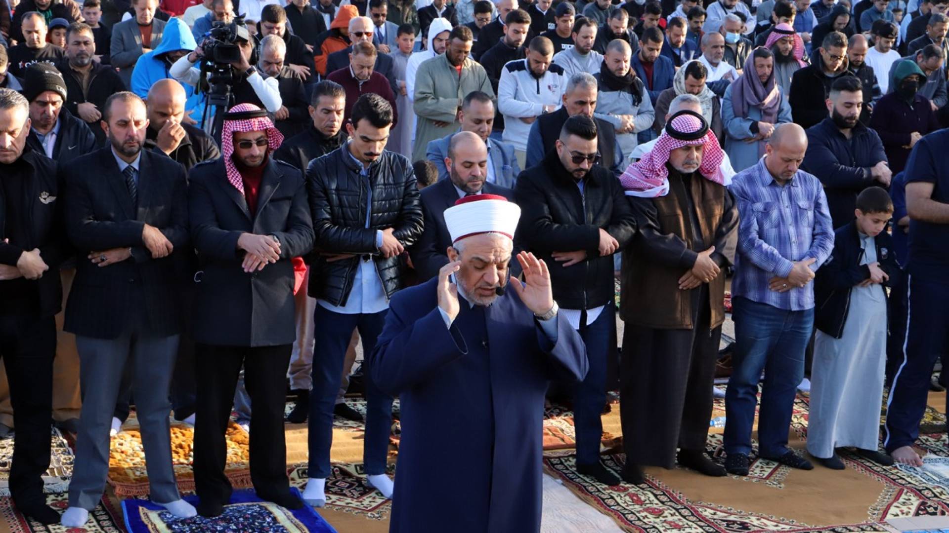 وزير الأوقاف محمد الخلايلة خلال آداء صلاة العيد - أرشيفية