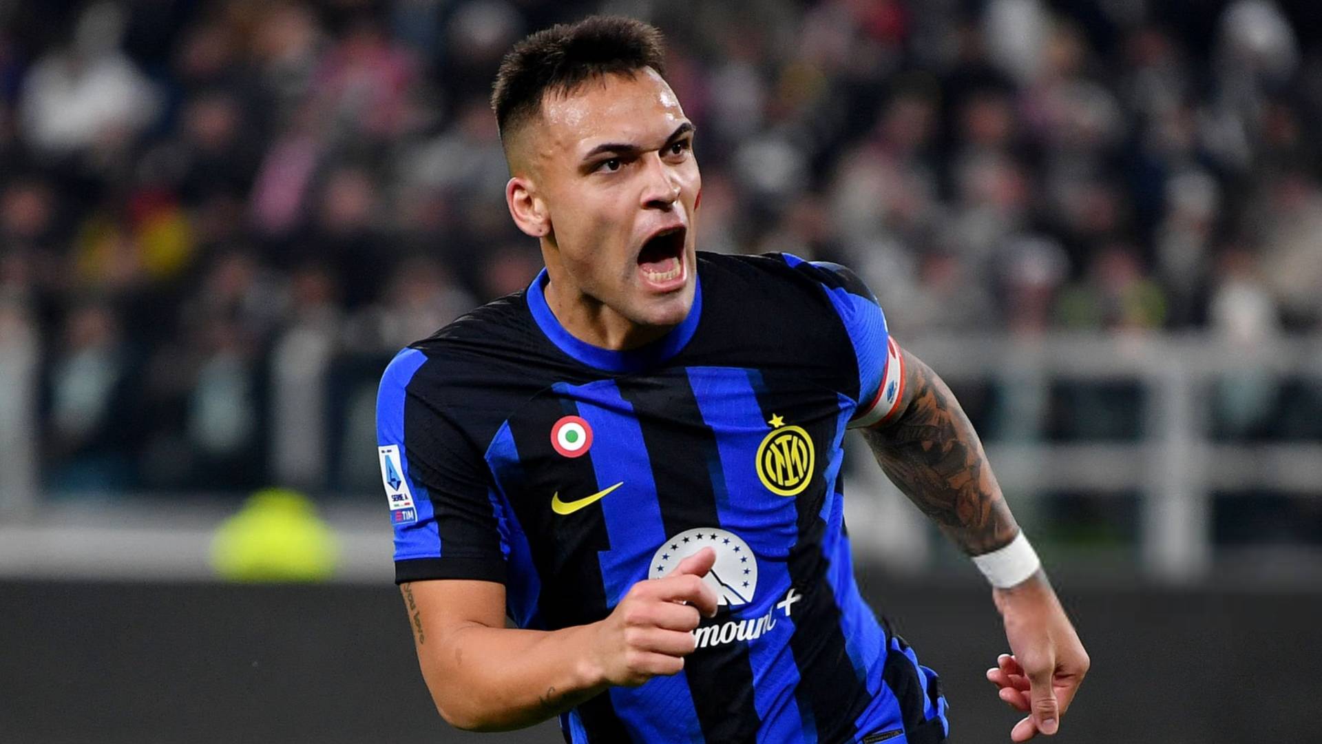 المهاجم الأرجنتيني لاوتارو مارتينيز