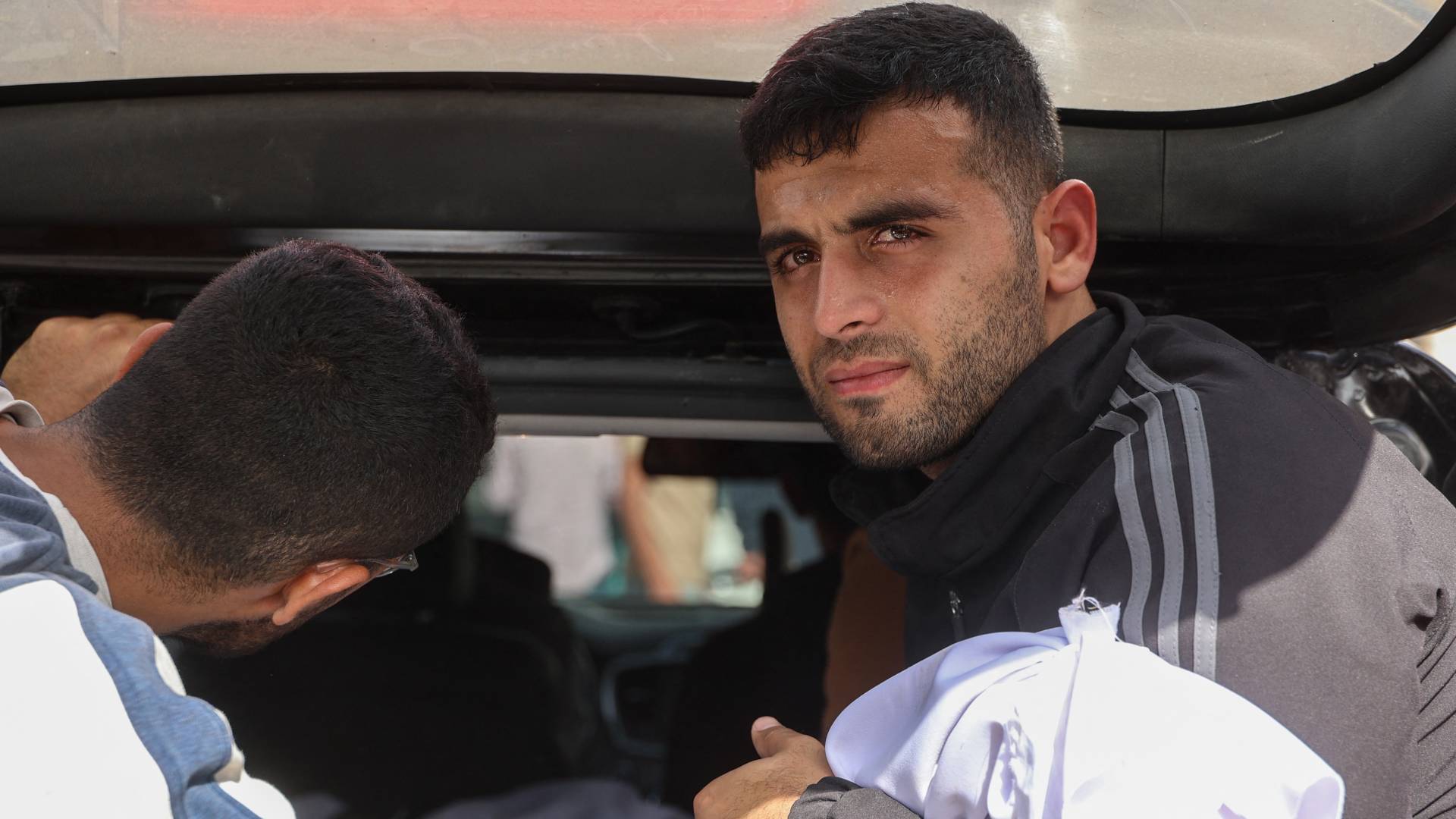 الاحتلال يواصل غاراته على غزة: عشرات الشهداء ودمار واسع