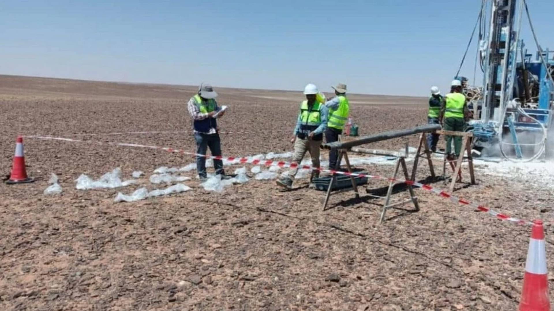 "البترول الوطنية" تعلن عن طرح عطاء تأهيل لحفر آبار بترولية في حقل الريشة