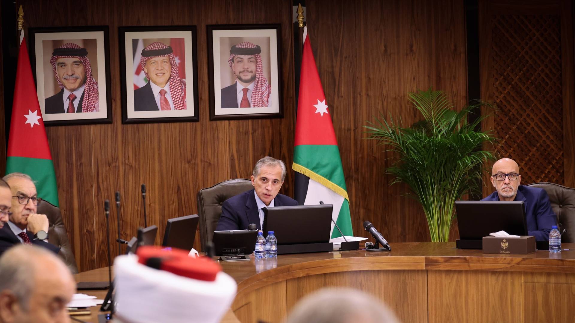 قرار حكومي.. تمديد تجديد رخص المهن حتى نهاية حزيران