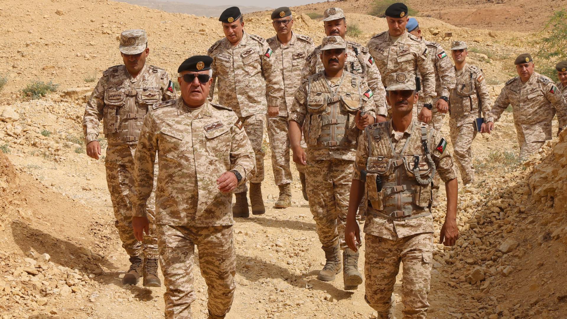 رئيس هيئة الأركان المشتركة يتفقد الواجهة الحدودية للمنطقة العسكرية الوسطى