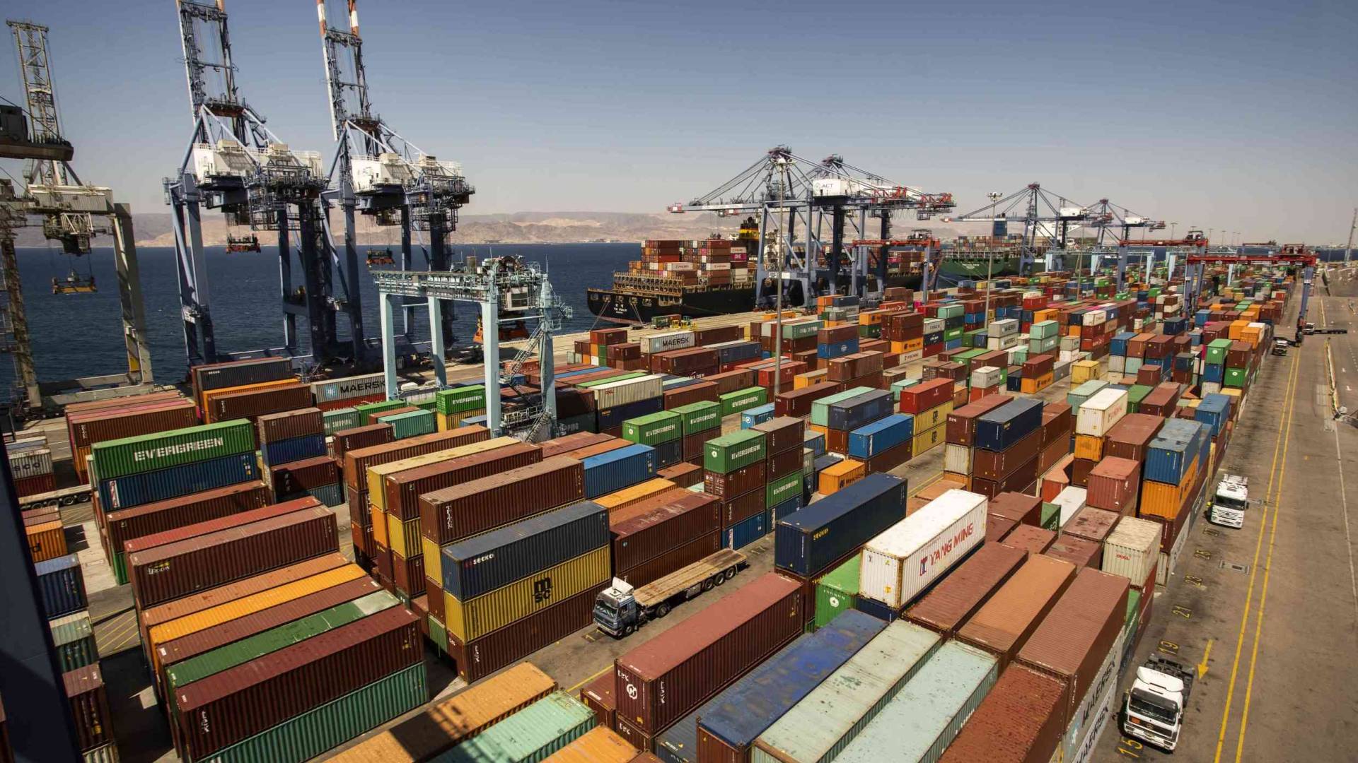 الحاويات الواردة عبر ميناء العقبة