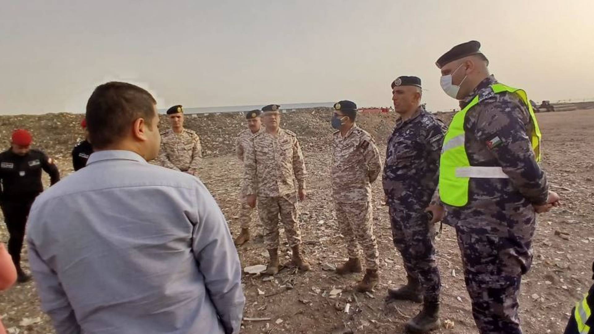 المنطقة العسكرية الوسطى تساند في إخماد حريق بأحد المصانع في الموقر