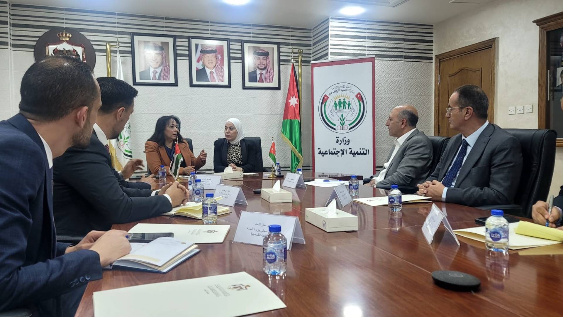 وزيرة التنمية الاجتماعية، وفاء بني مصطفى ووزيرة التنمية الاجتماعية الفلسطينية ووزيرة الدولة لشؤون الإغاثة، د. سماح حمد