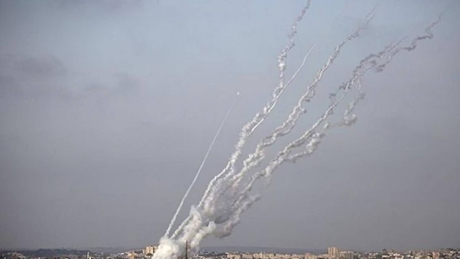 رشقة صاروحخية "أرشيفية"