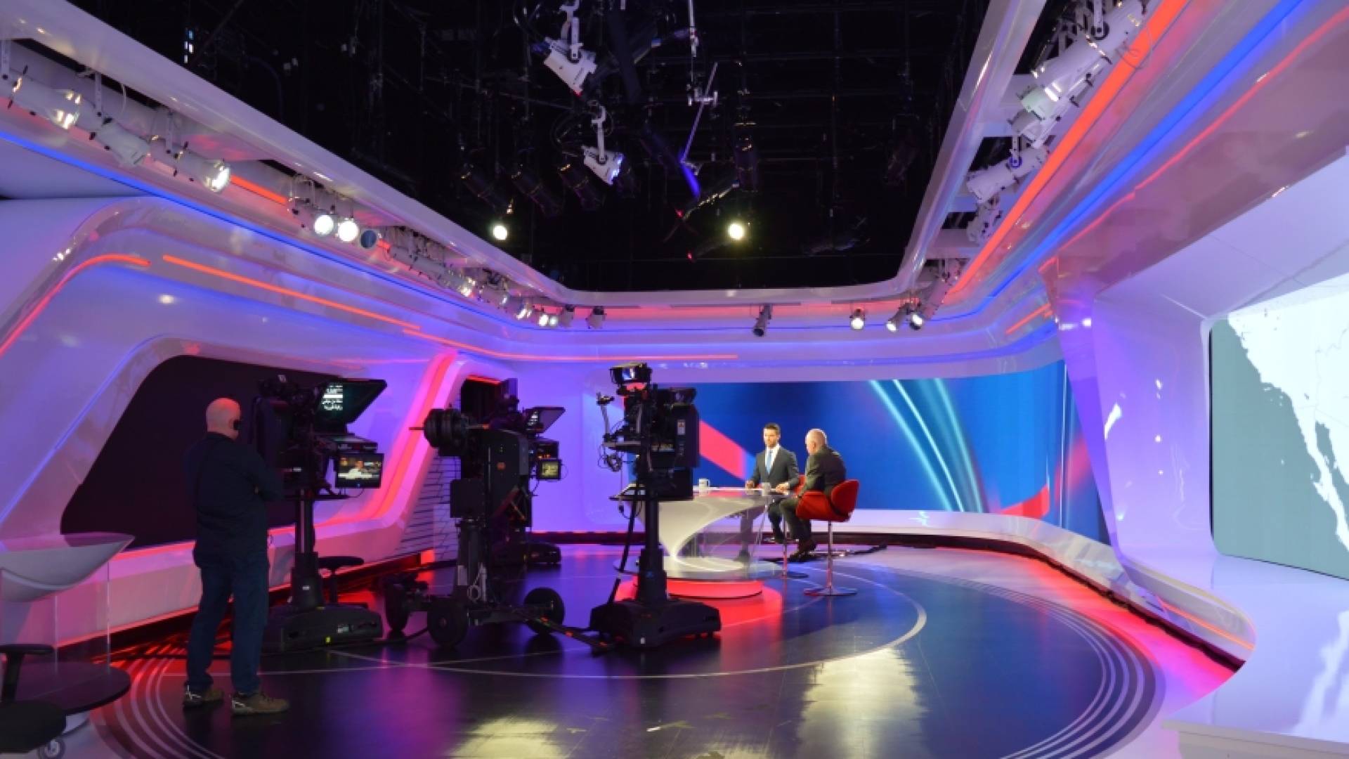 استوديو قناة الحرة