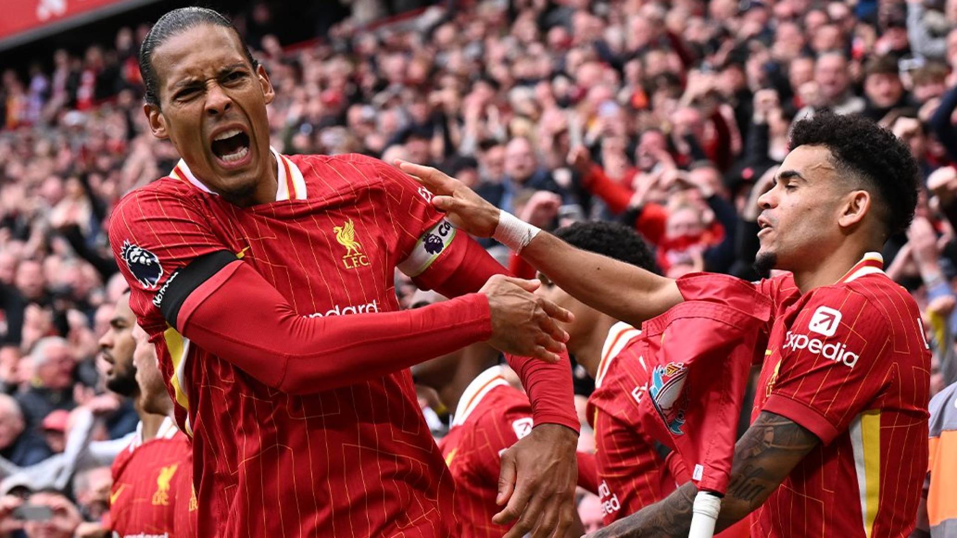 ليفربول يعبر وست هام بصعوبة ويعزز صدارته للبريميرليج