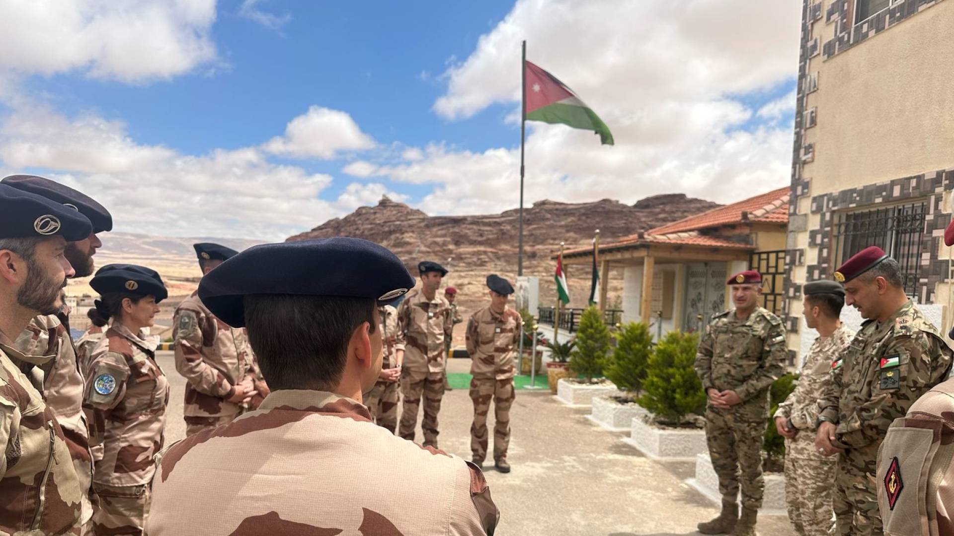 انطلاق فعاليات التمرين المشترك جبل/ 6 مع القوات الفرنسية