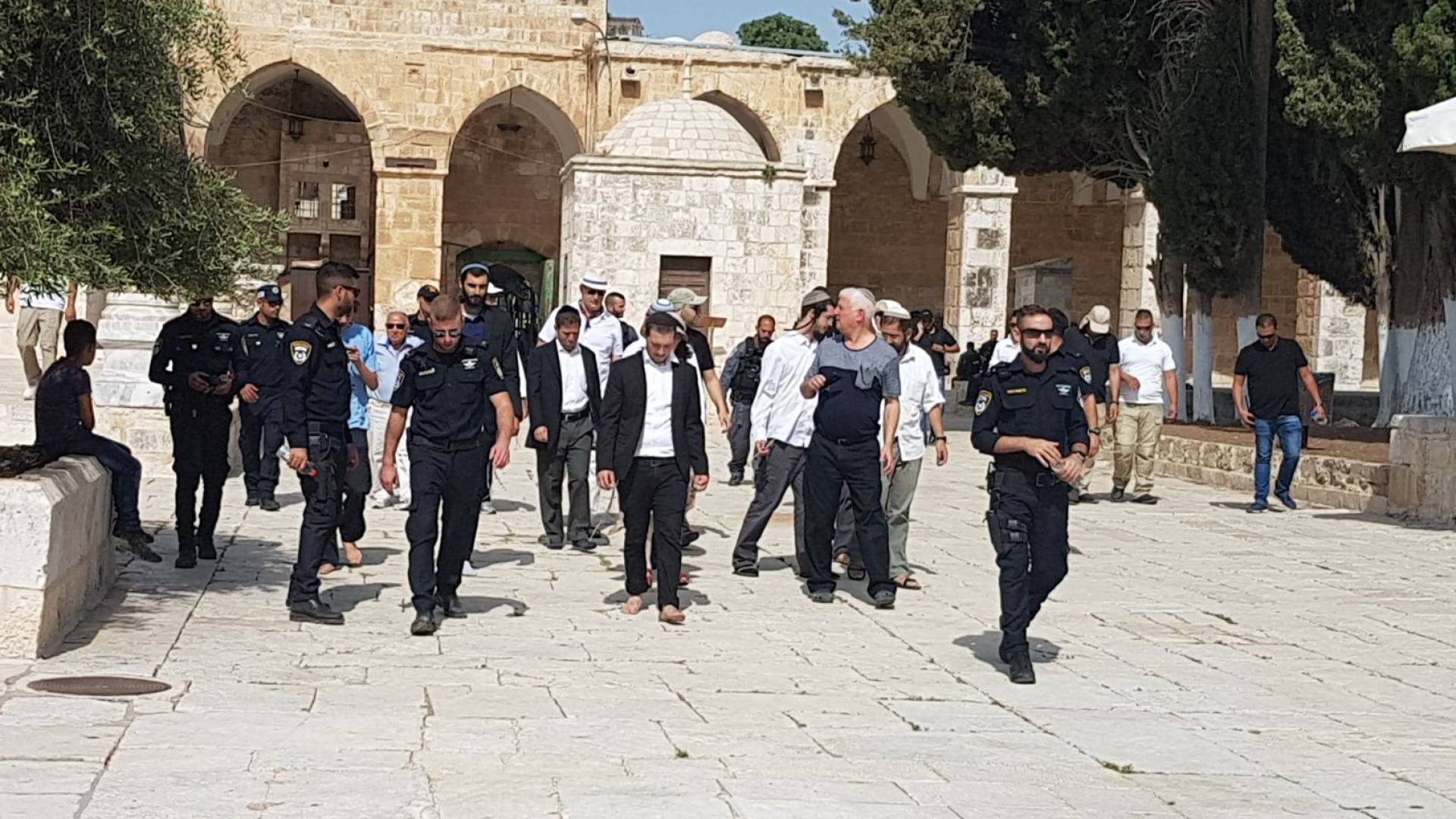 اقتحام المسجد الاقصى