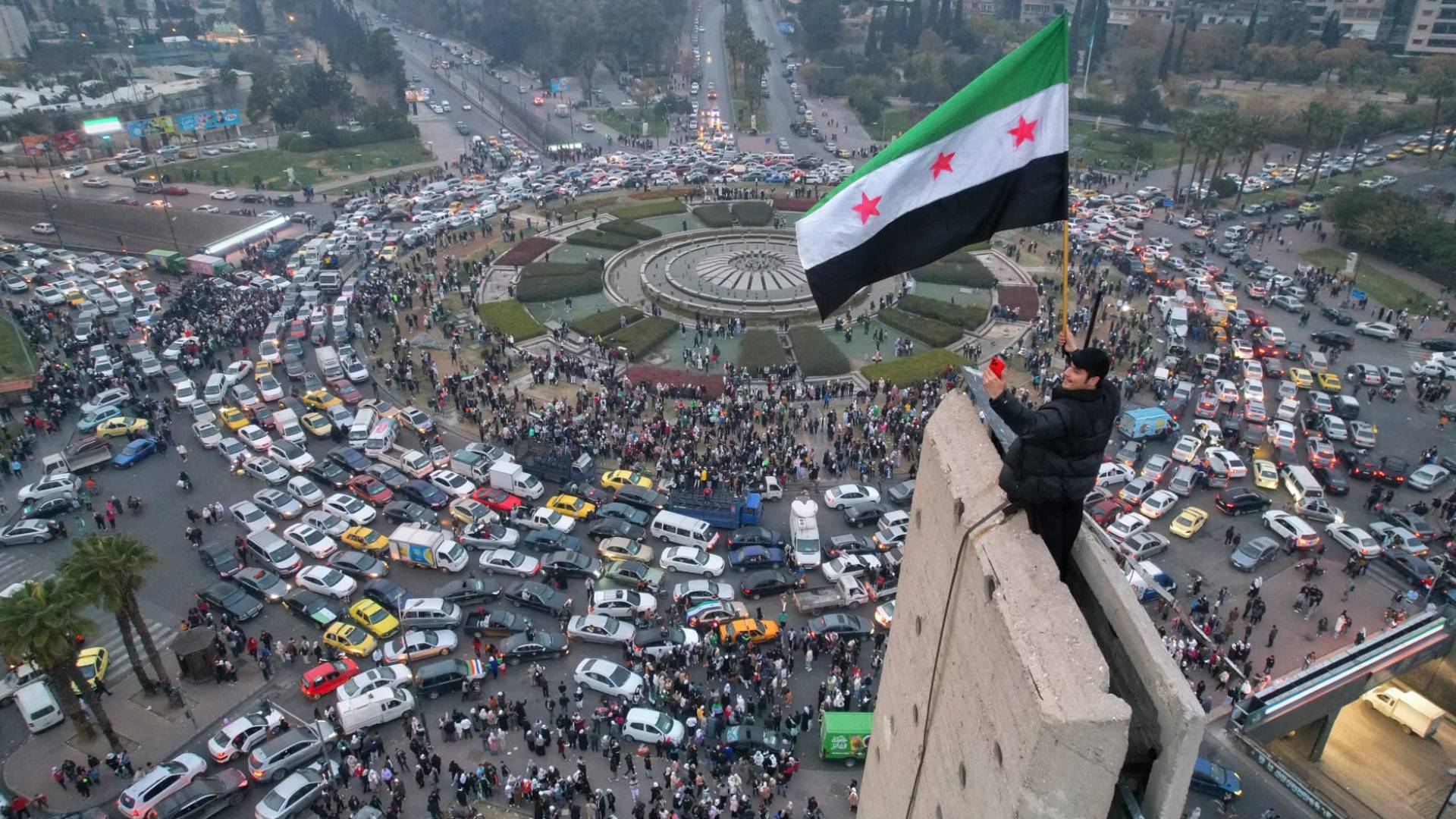 تشكيل لجنة قضائية لمراجعة أحكام محكمة الإرهاب والمحاكم الاستثنائية في سوريا