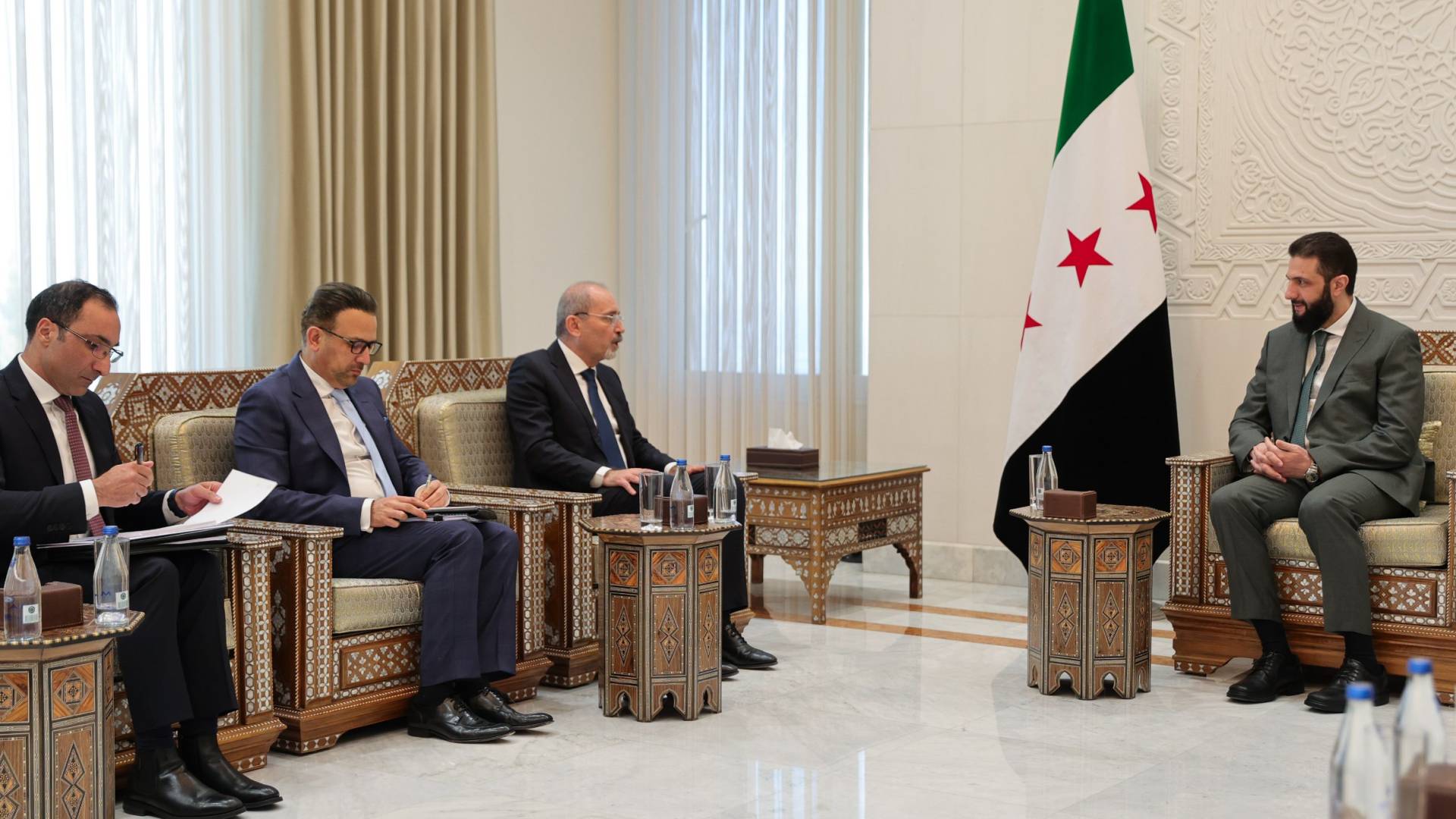 وزير الخارجية يلتقي الرئيس السوري أحمد الشرع في مدشق