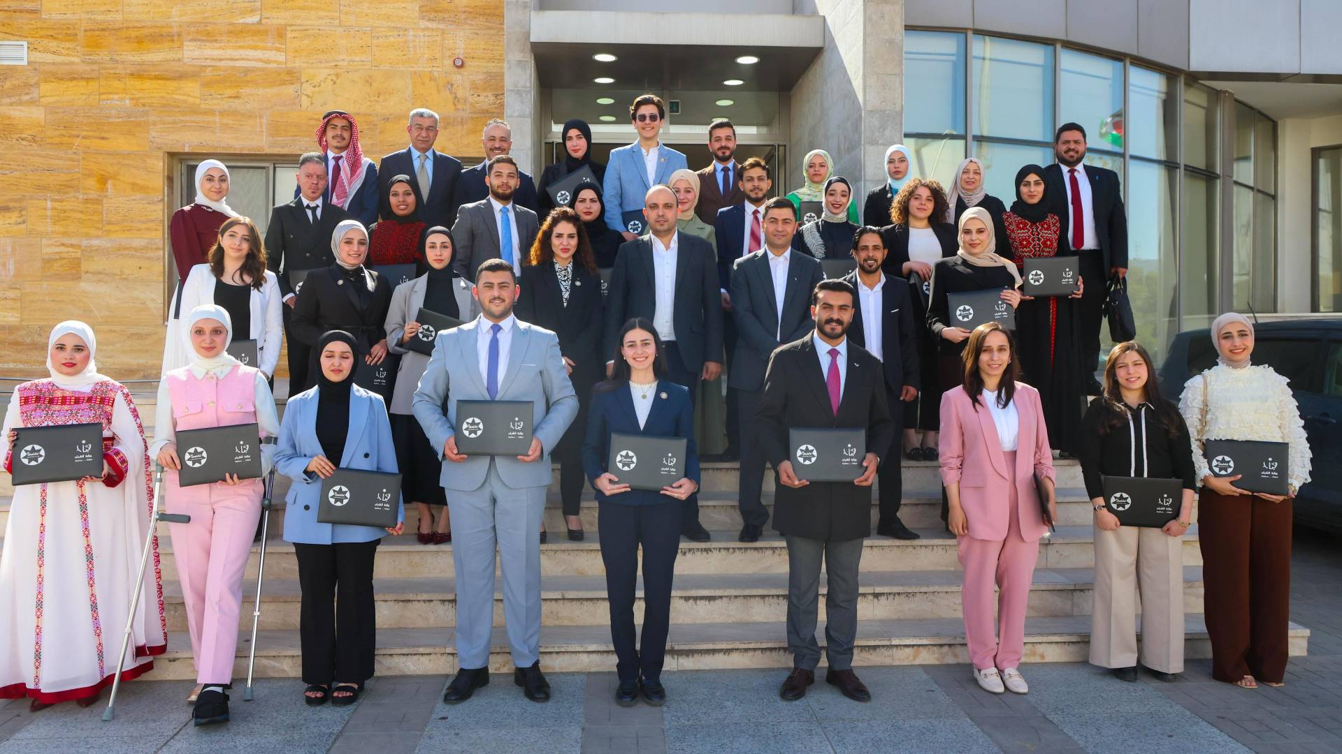 وزير الشباب يرعى حفل تخريج الفوج الثاني من برنامج "نشامى" الوطني