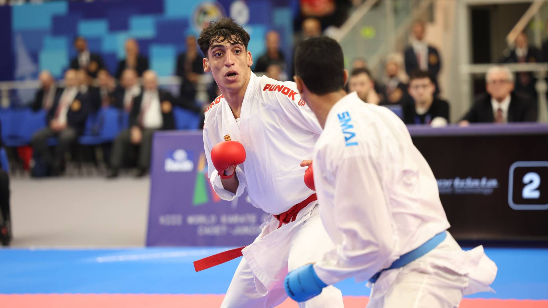 من المنافسات