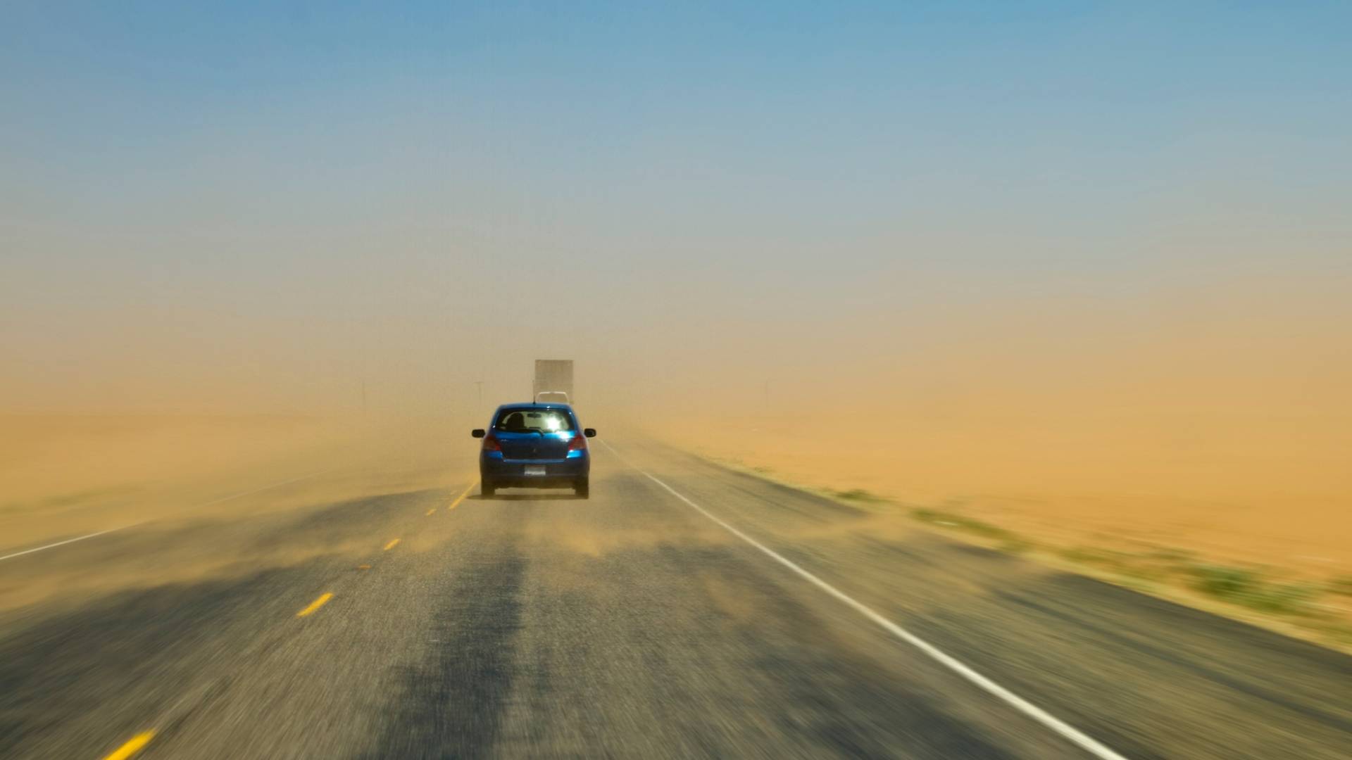 أجواء مغبرة "تعبيرية"