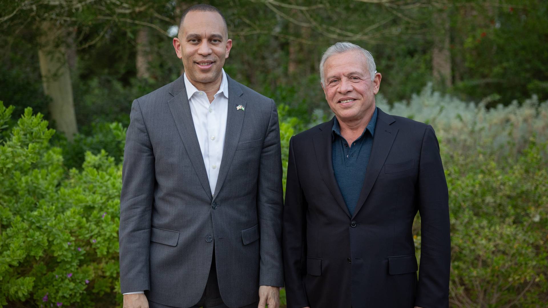 الملك يستقبل زعيم الأقلية الديمقراطية في الكونغرس الأمريكي