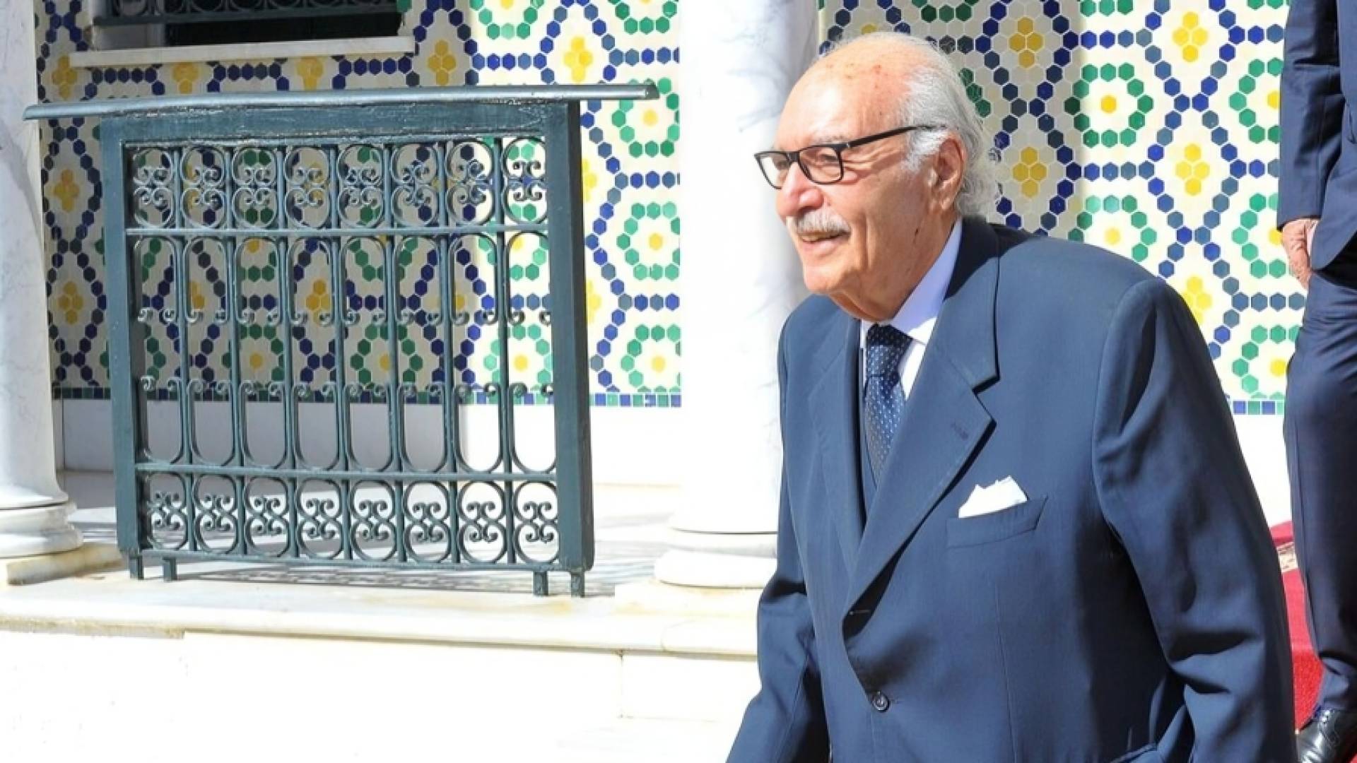 وفاة الرئيس التونسي الأسبق فؤاد المبزع عن 91 عاما