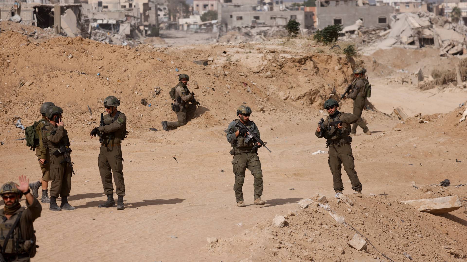 جيش الاحتلال يصدر أوامر بإخلاء منطقتين في قطاع غزة