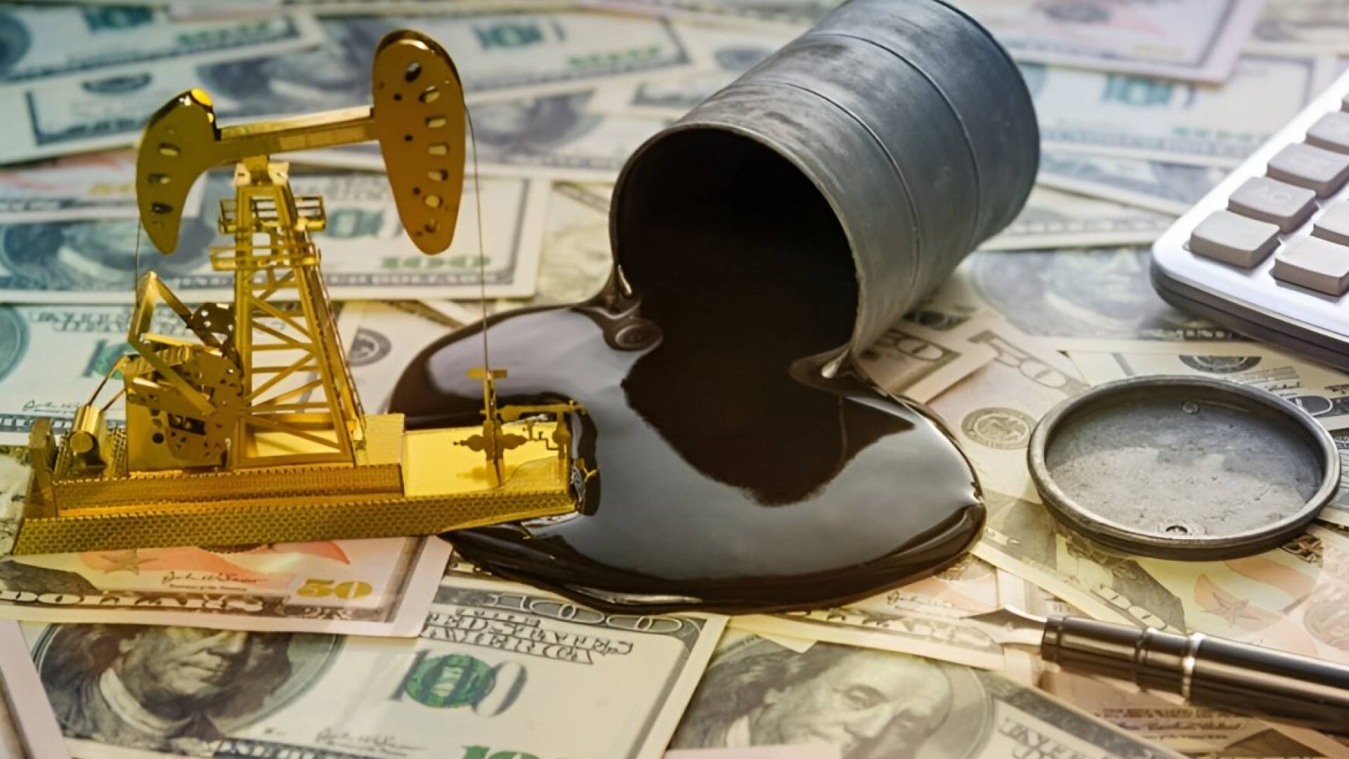 النفط والذهب والدولار