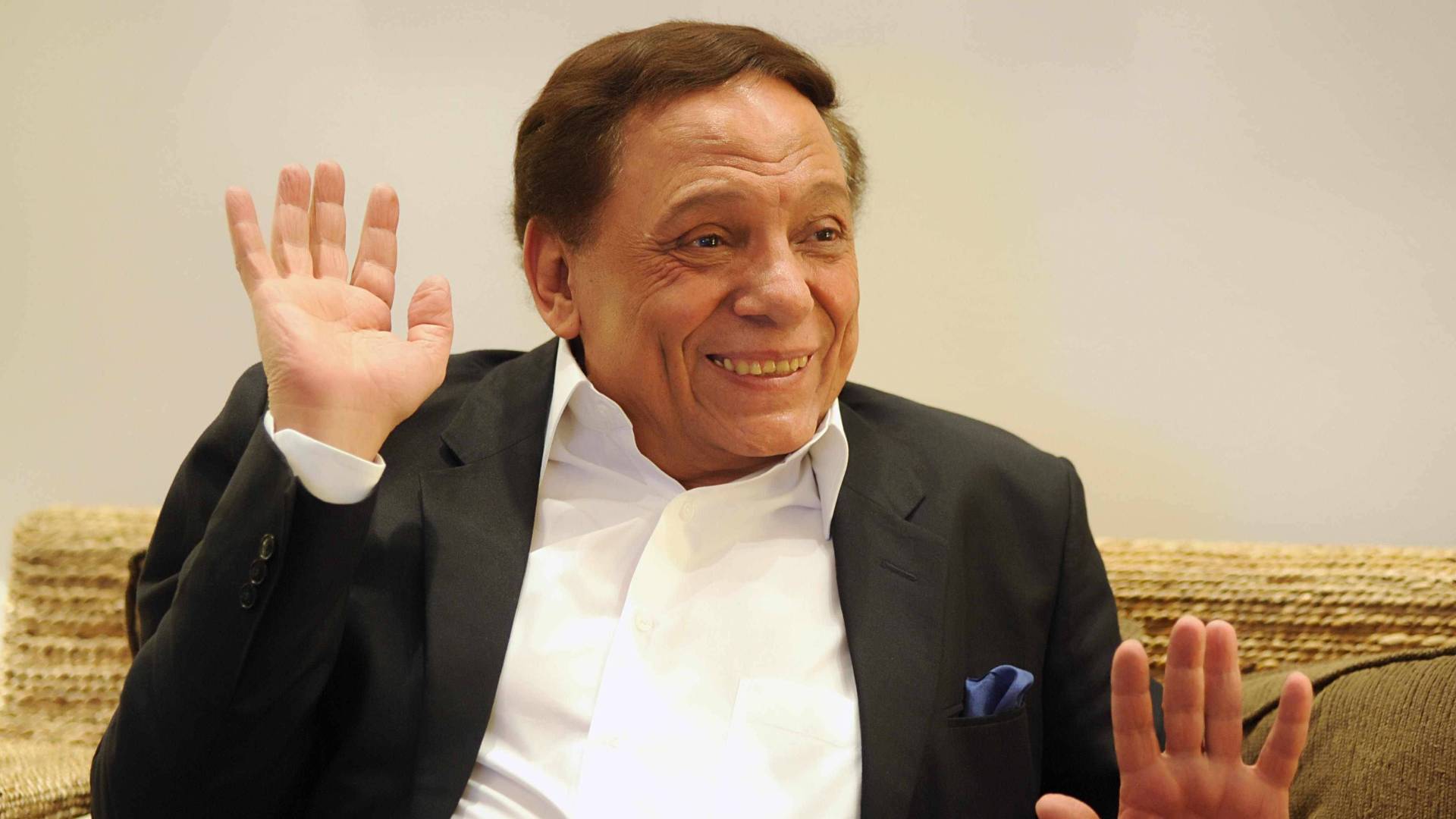 عصام إمام يعلق على شائعات تدهور صحة الفنان "الزعيم"عادل إمام