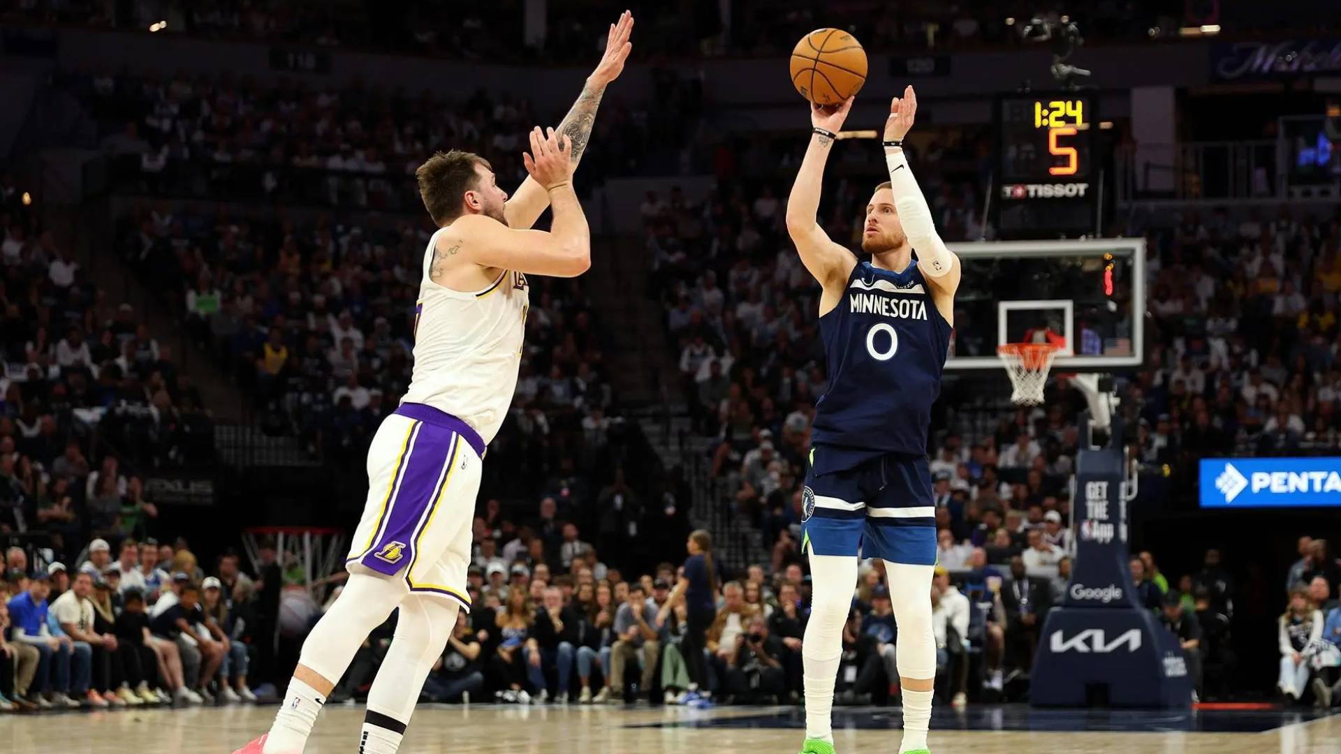 مينيسوتا يقلب الطاولة على ليكرز.. وبوسطن وإنديانا يقتربان من التأهل