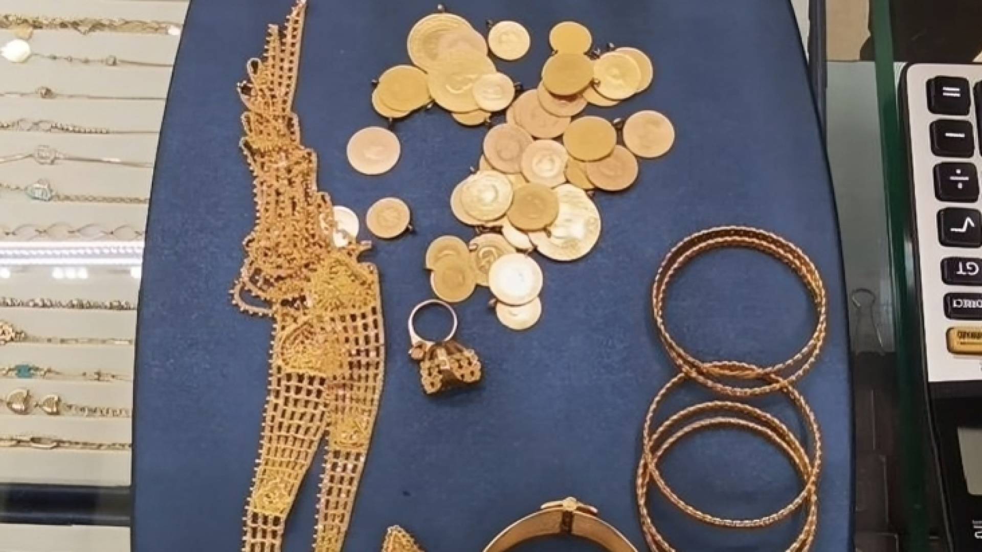 عروس تركية تتبرع بذهب مهرها البالغ 1.5 مليون ليرة لدعم غزة