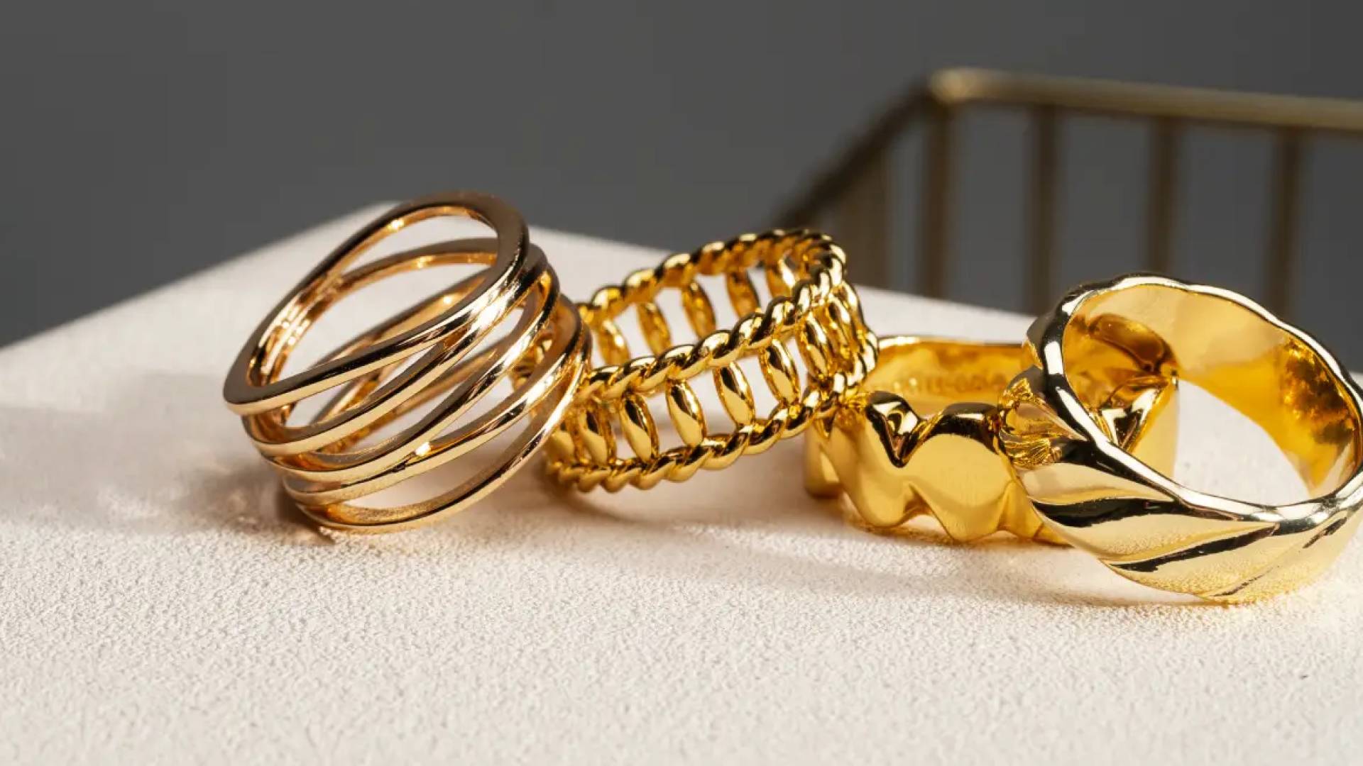 مجوهرات ذهبية