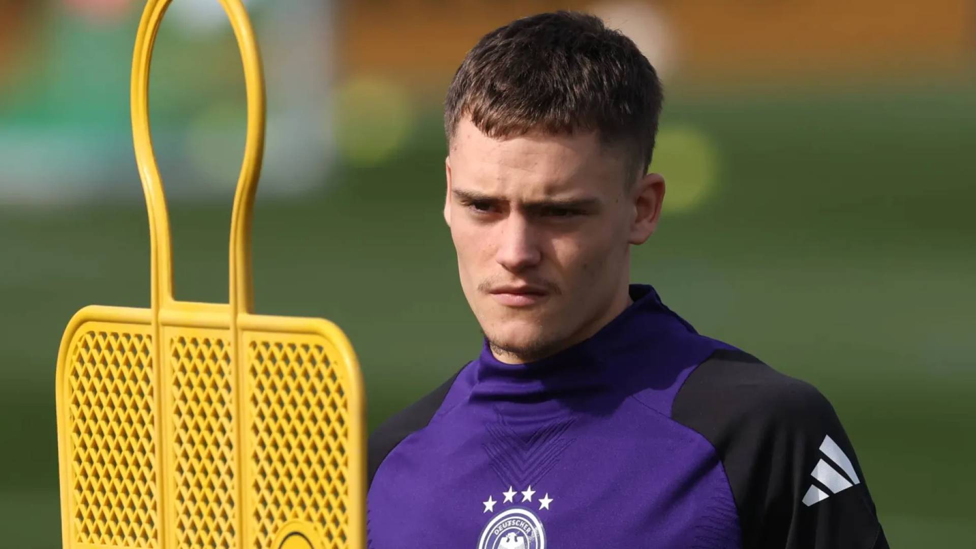 نجم باير ليفركوزن الدولي الألماني فلوريان فريتز