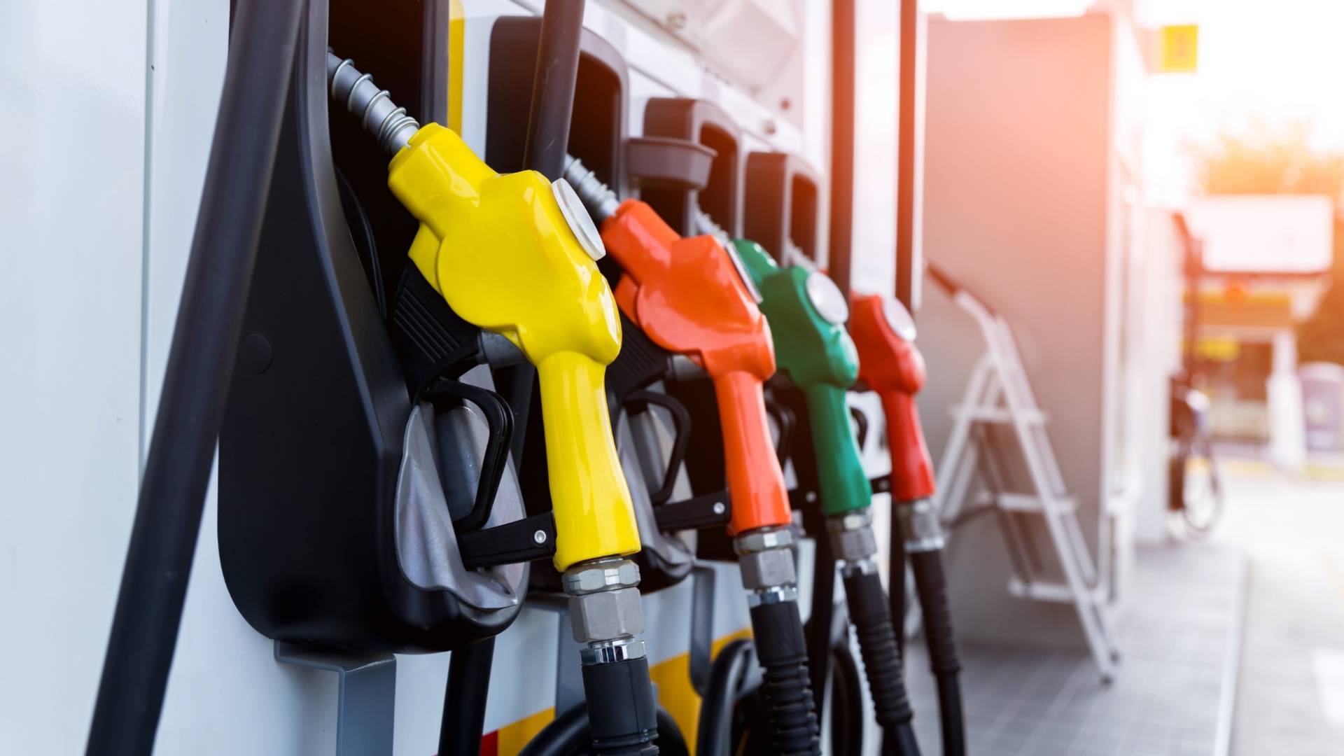 أنبوب ضخ البنزين والسولار - تعبيرية