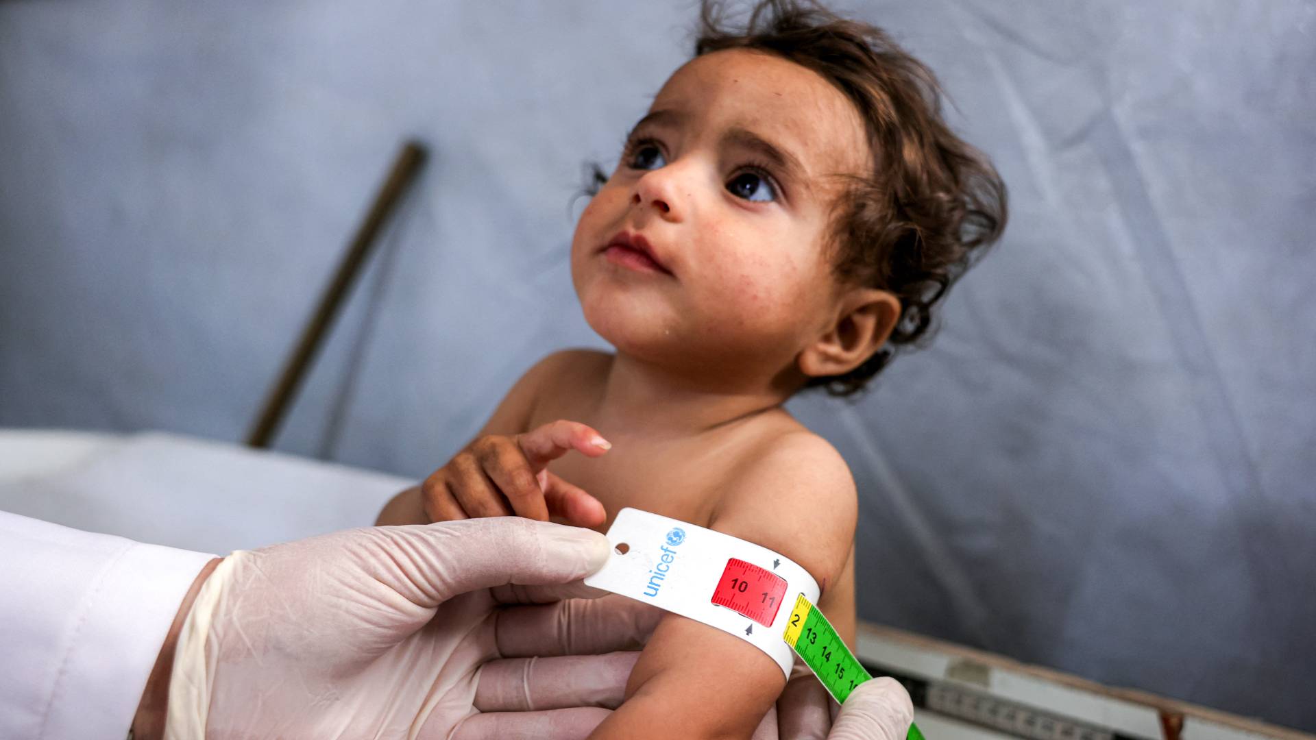 رضيعة في قطاع غزة "أ ف ب"