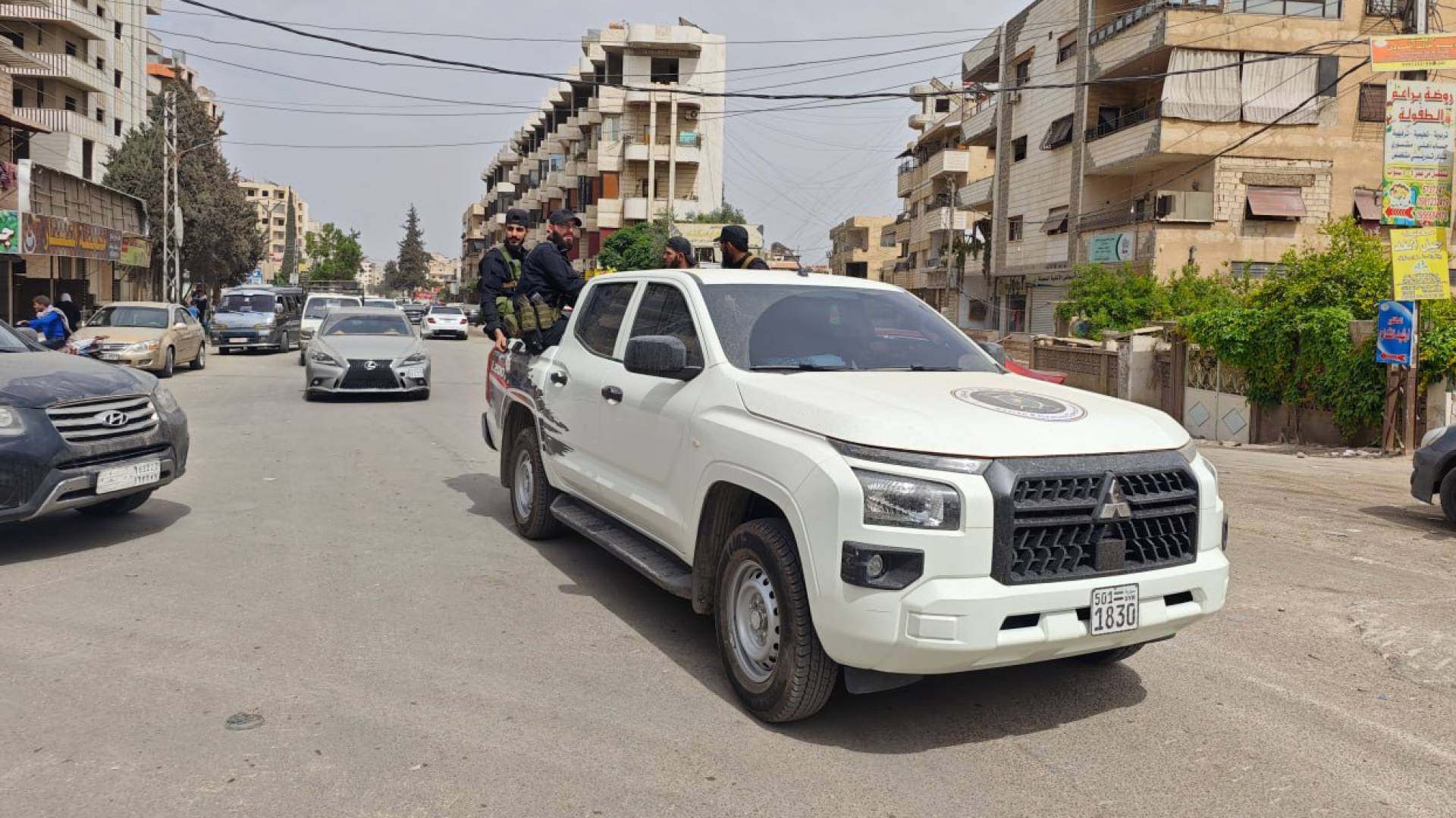 عودة الحياة إلى طبيعتها في أشرفية صحنايا وسط انتشار قوات الأمن السوري