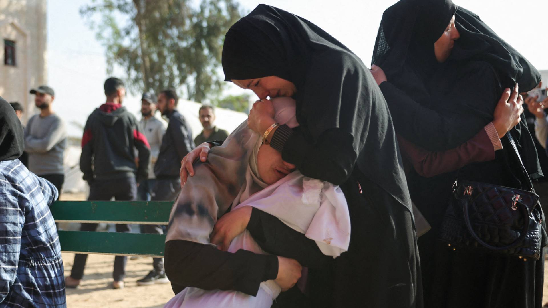الحزن على الشهداء في غزة