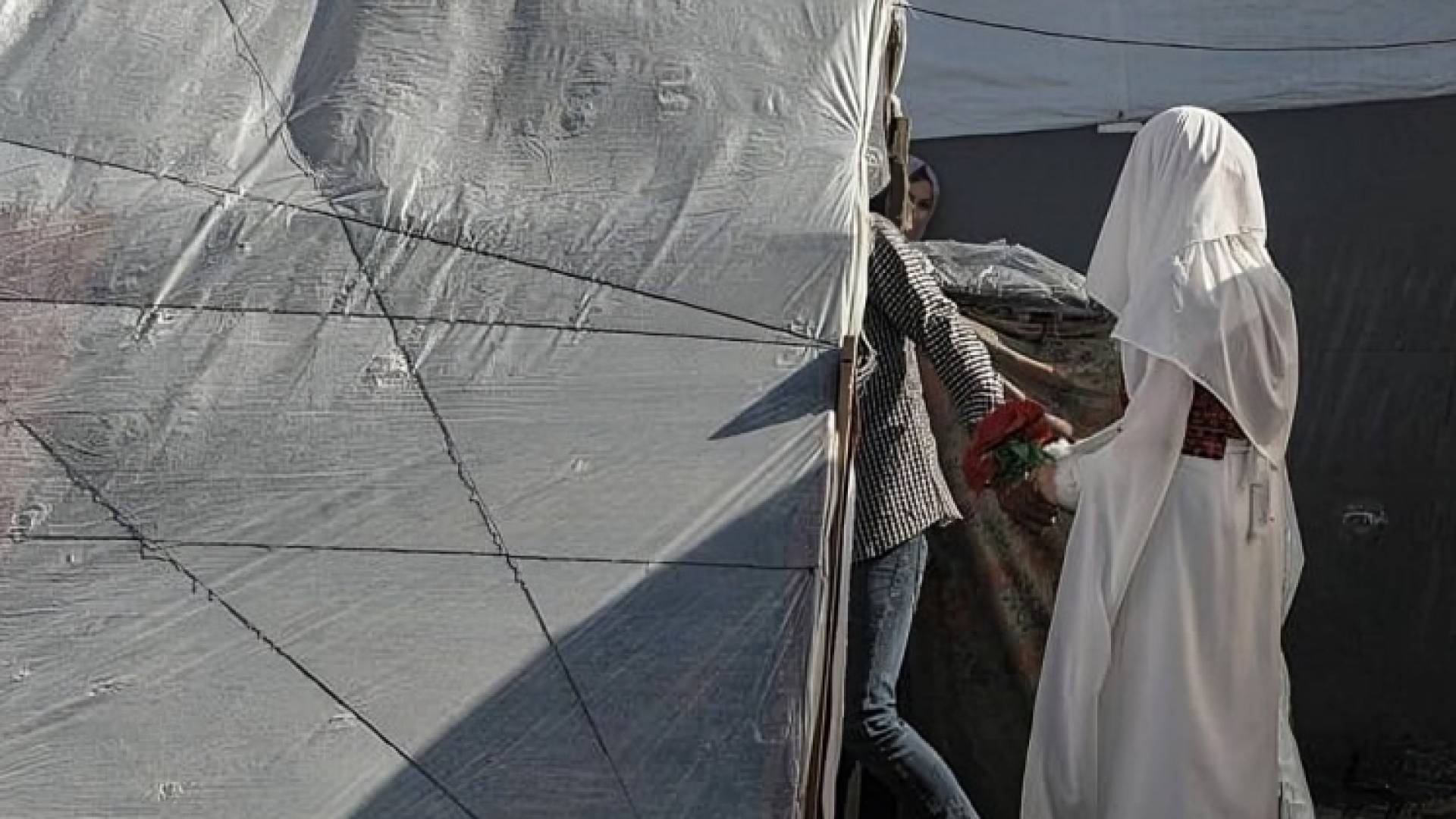 عروسين فلسطينيين في غزة - تعبيرية