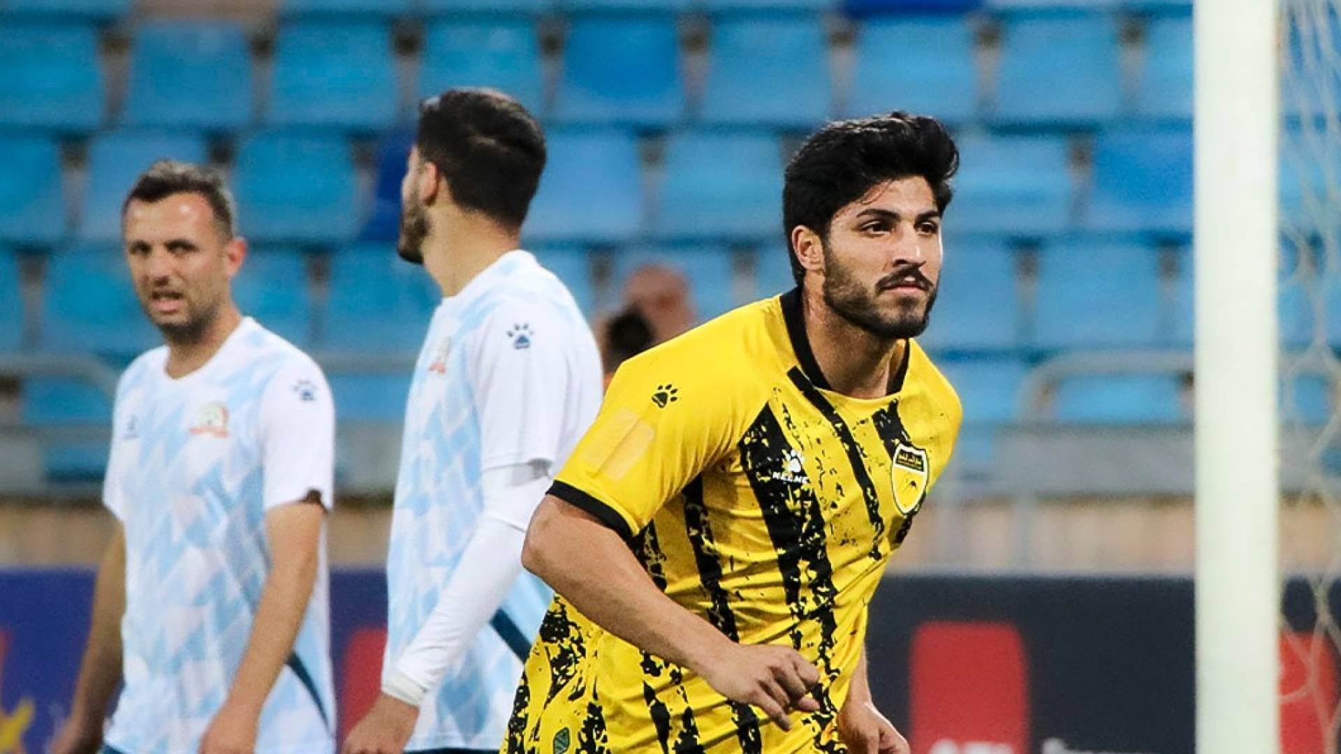 لاعب نادي الحسين إربد