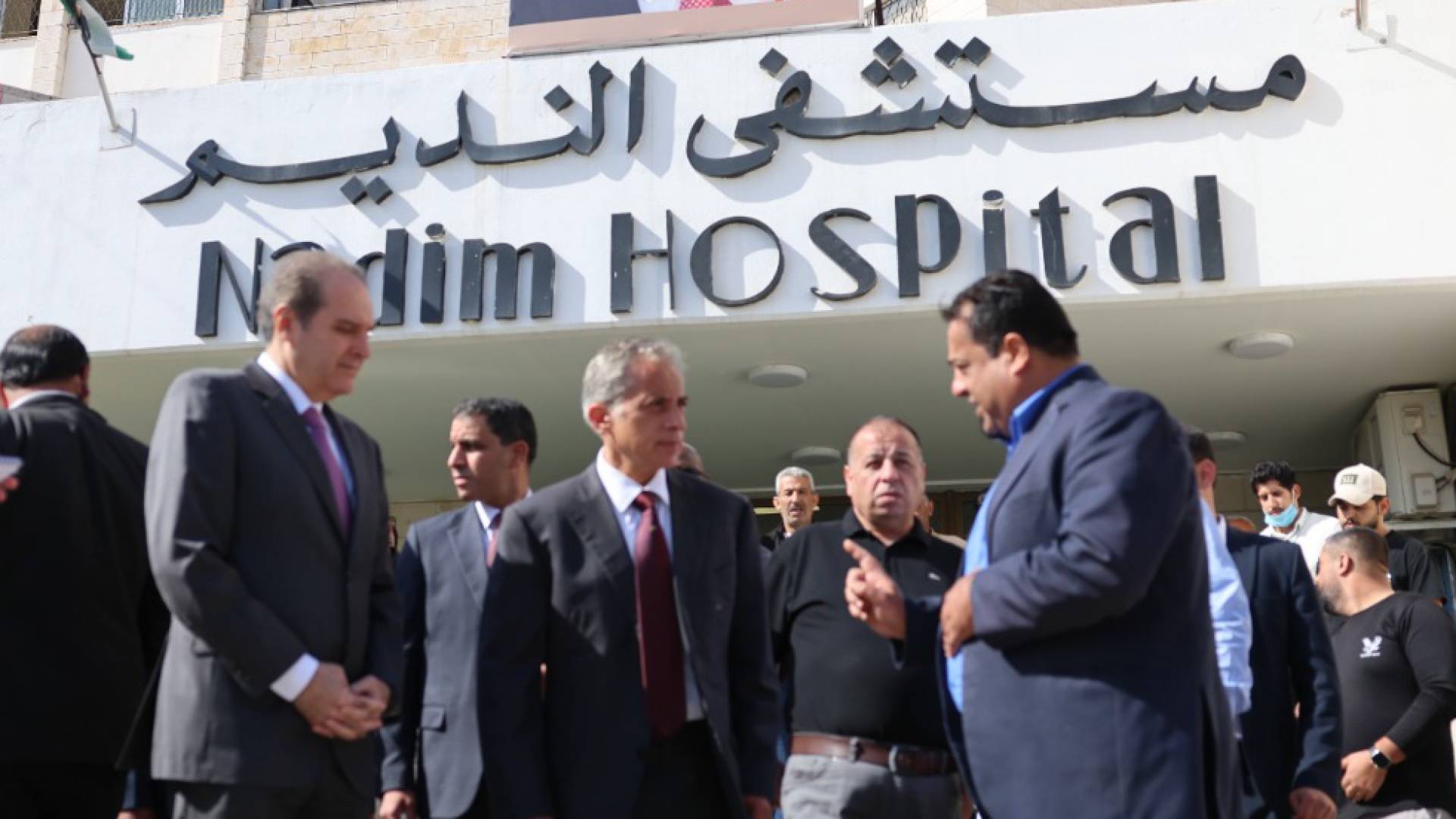 زيارة مفاجئة .. حسان يوجه بتسريع توسعة "النديم" ووضع حجر الأساس لمستشفى مأدبا الجديد