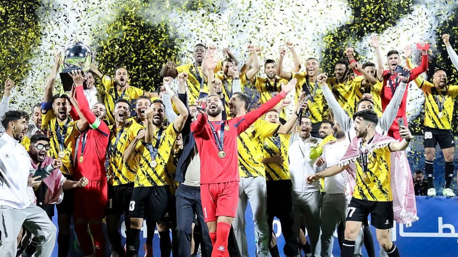 من احتفالات نادي الحسين إربد بالدوري