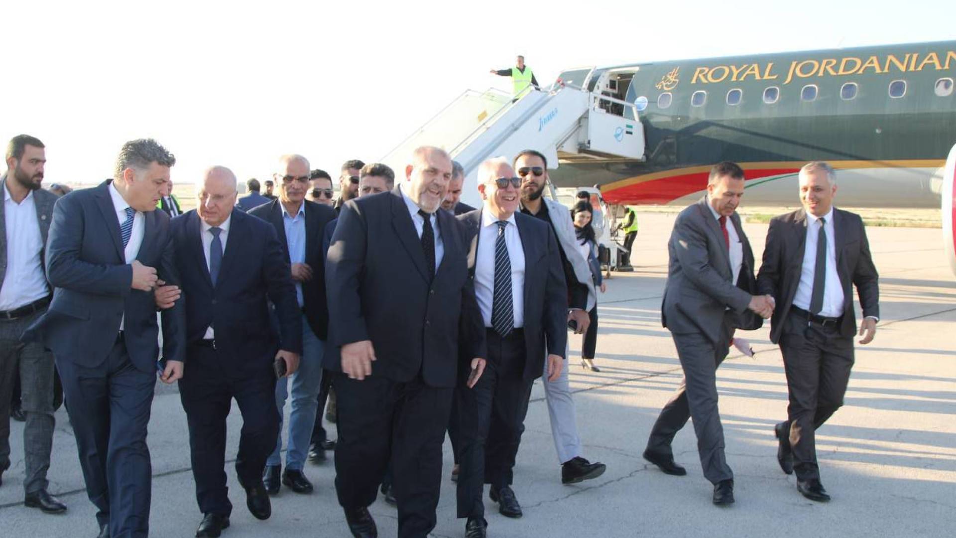 وصول طائرة ركاب إلى حلب