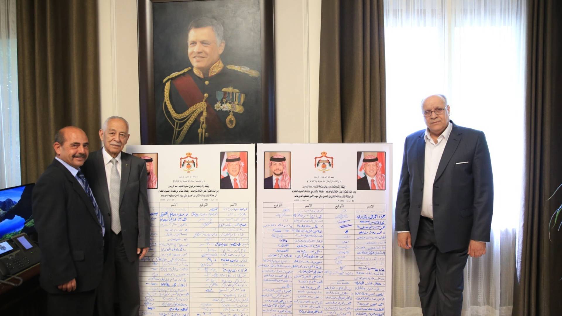 أبناء عشائر المقابلة وسما الروسان الكنانية يرفعون وثيقة تأييد ودعم للملك