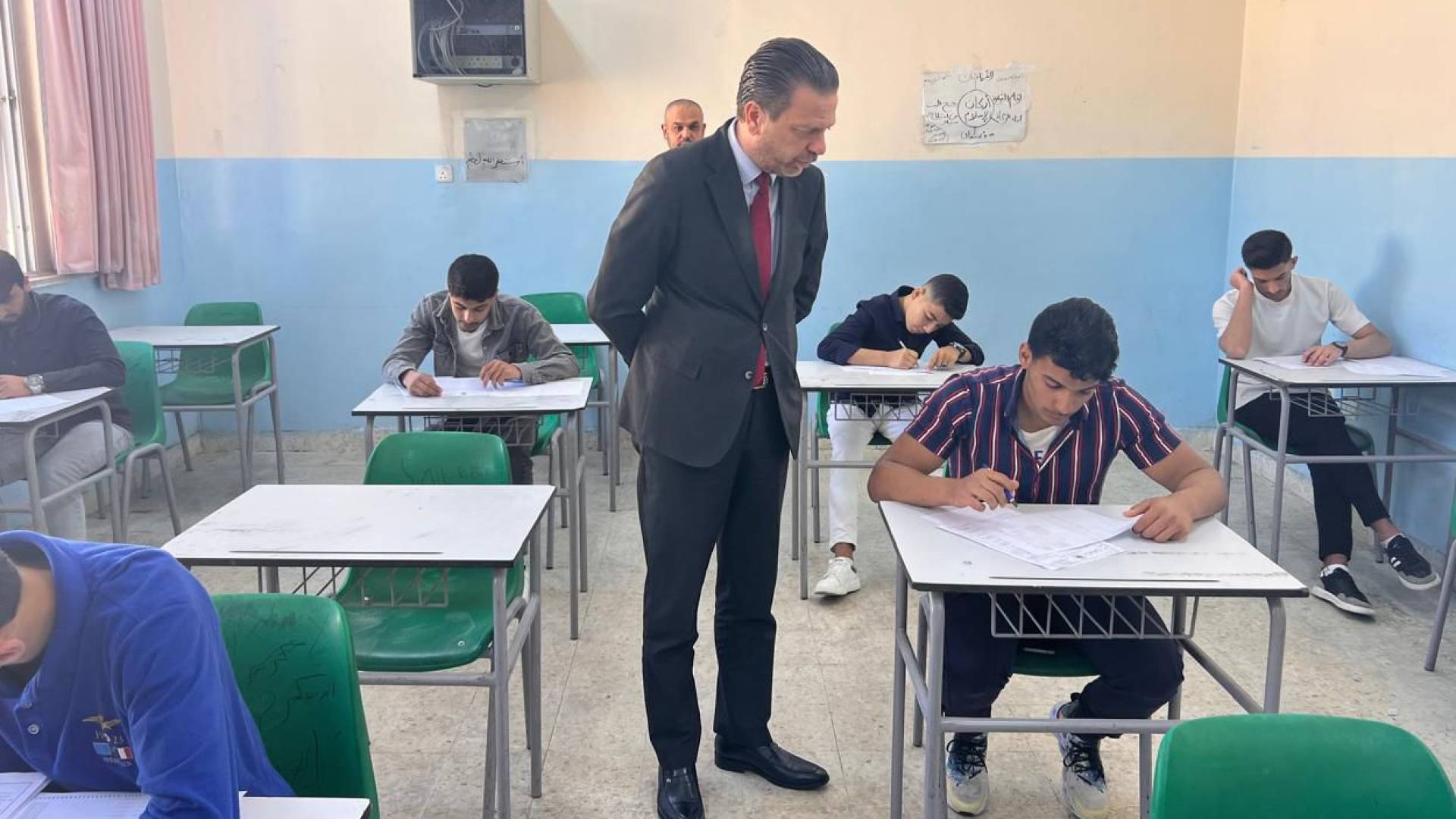 مدير تربية جرش يتفقد سير الامتحانات
