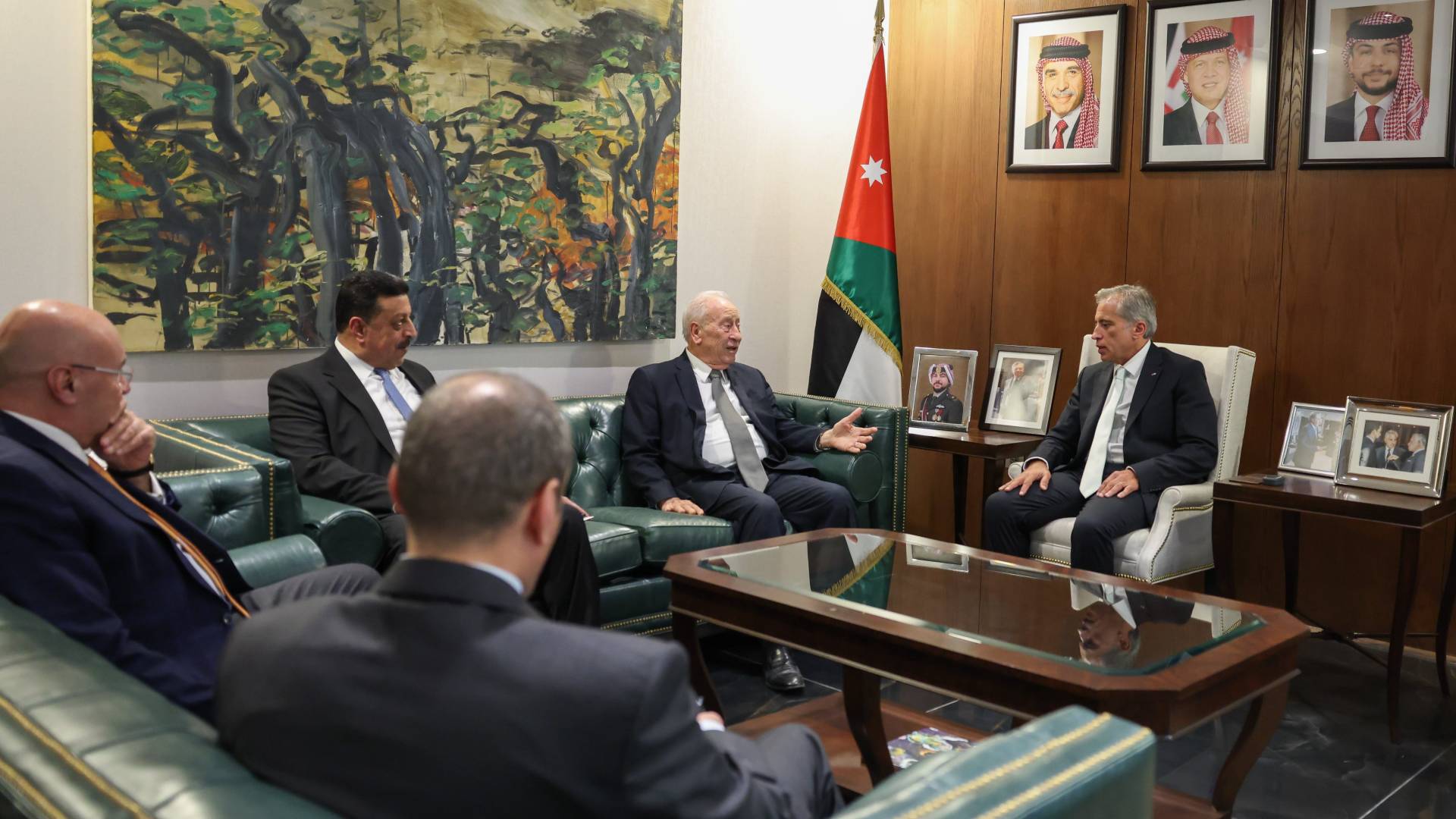 حسان يشيد بمساهمة "الكهرباء الأردنية" بنسبة 5% من أرباحها لدعم قطاعات حيوية