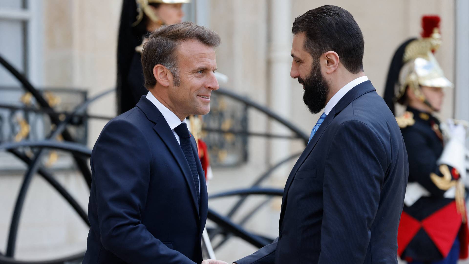 ماكرون يستقبل الشرع